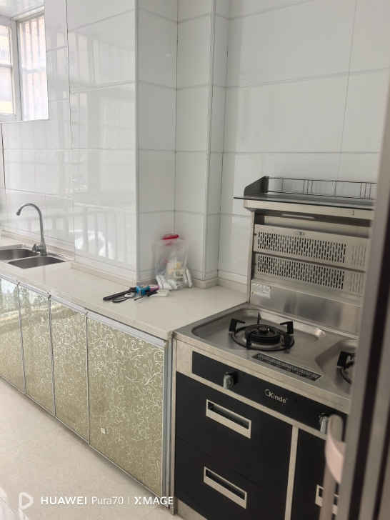 鹏城美丽家园·精装修三室两厅·现在诚意出租1300/月