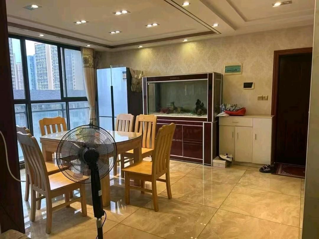 高铁片区·丰业盛世·三房两厅带阳光房·南北通透户型·拎包入住报价69万