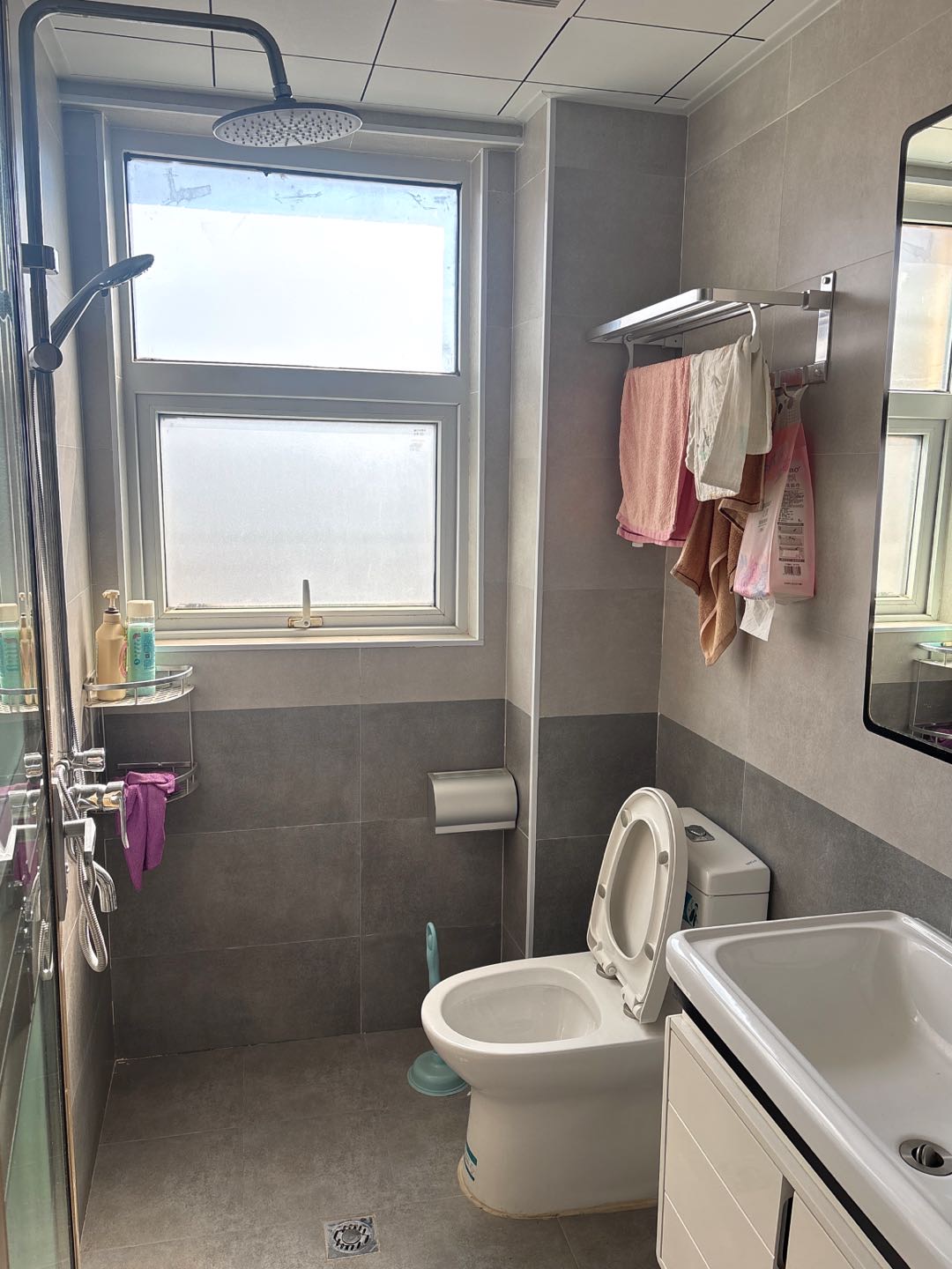 高铁片区·新岭地·全新装修三房两厅·拎包入住售价：55万