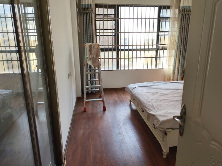华景中央公园·沙子岭公园门口·干净整洁租1800/月