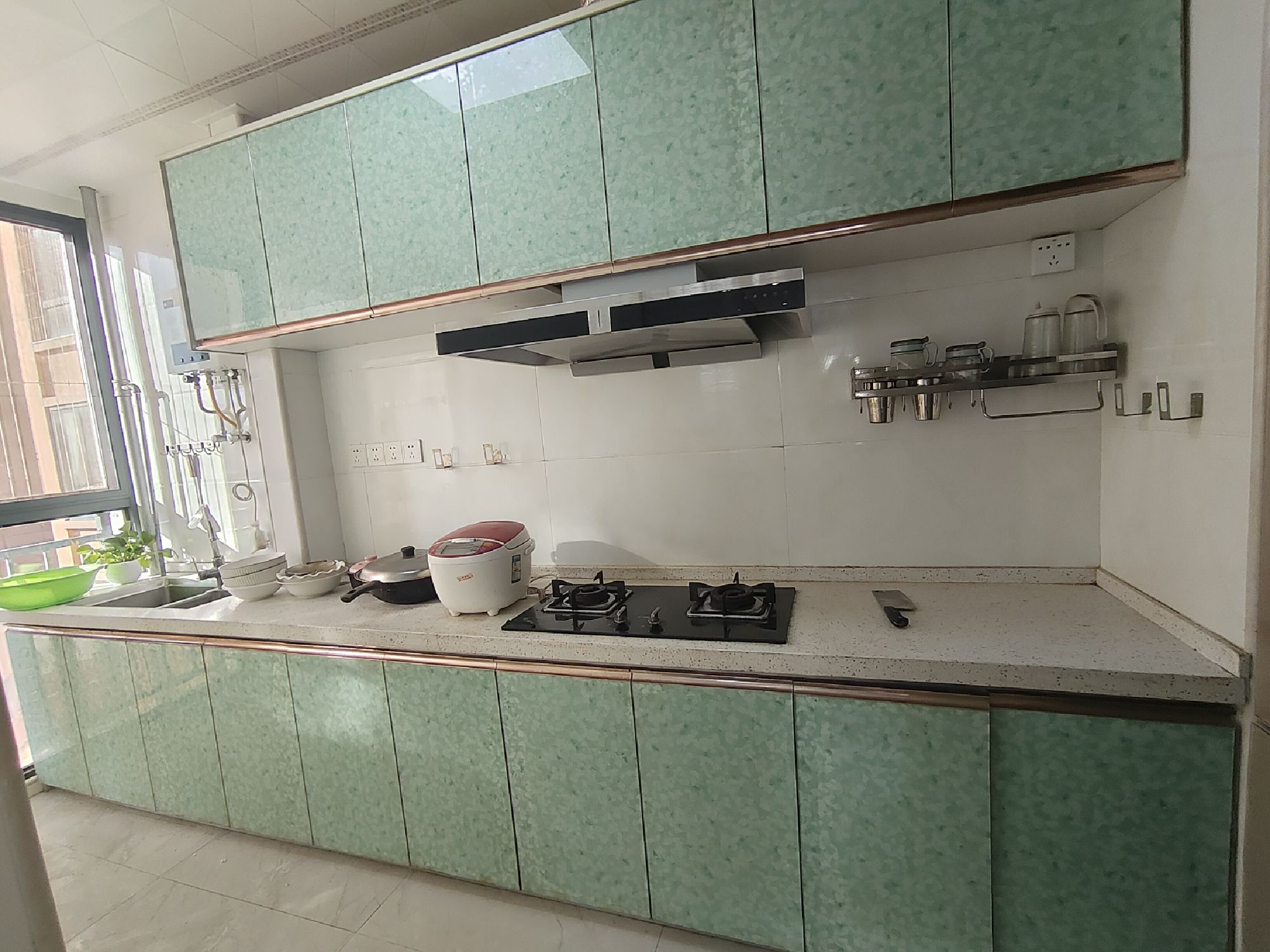 丰业盛世·两室两厅·全新装修·拎包入住的·产权清晰·价格41万