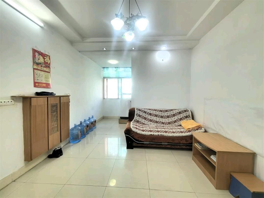 城北花园·130平方·三房两厅两卫·步梯三楼·37万