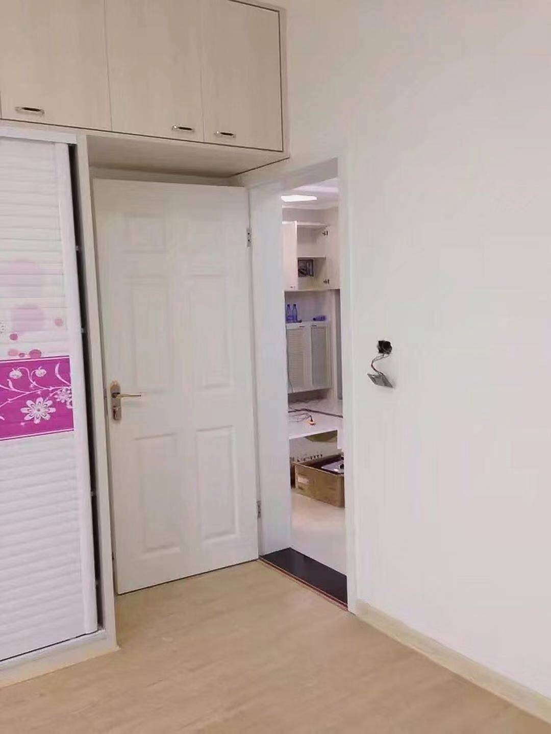 领秀城·人民广场旁边·电梯房·温馨两居室·干净整洁·租1400/月