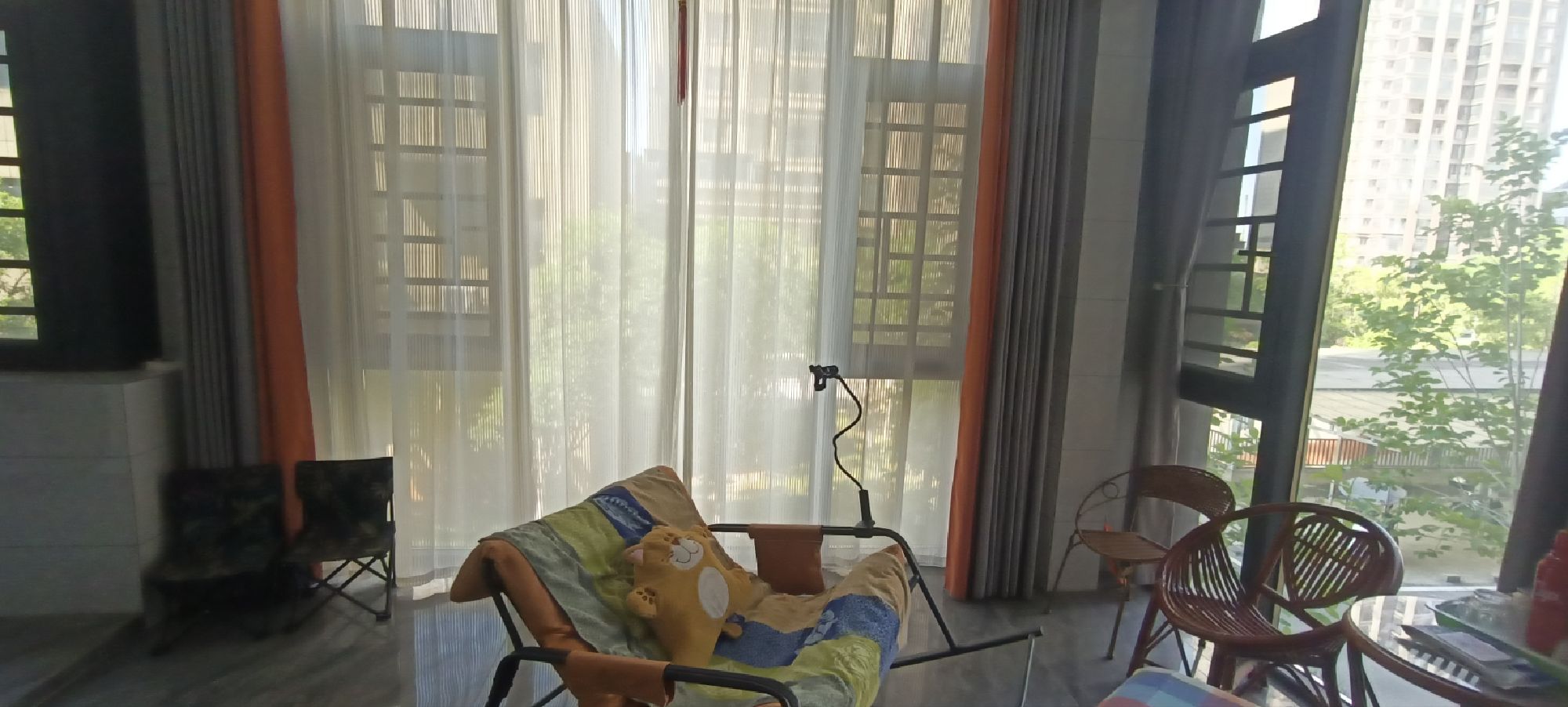 近水楼台·三室两厅·112平方·全新装修新房·拎包入住·证件齐全售：51万