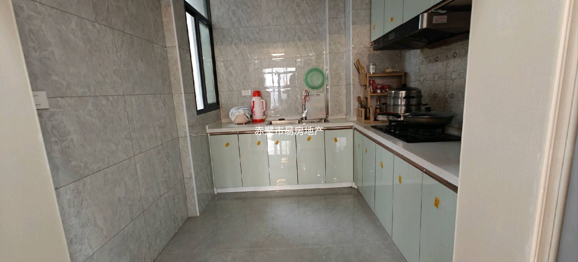 赤壁外滩精装房·2+1户型·河景朝南房子整体出租1400/月