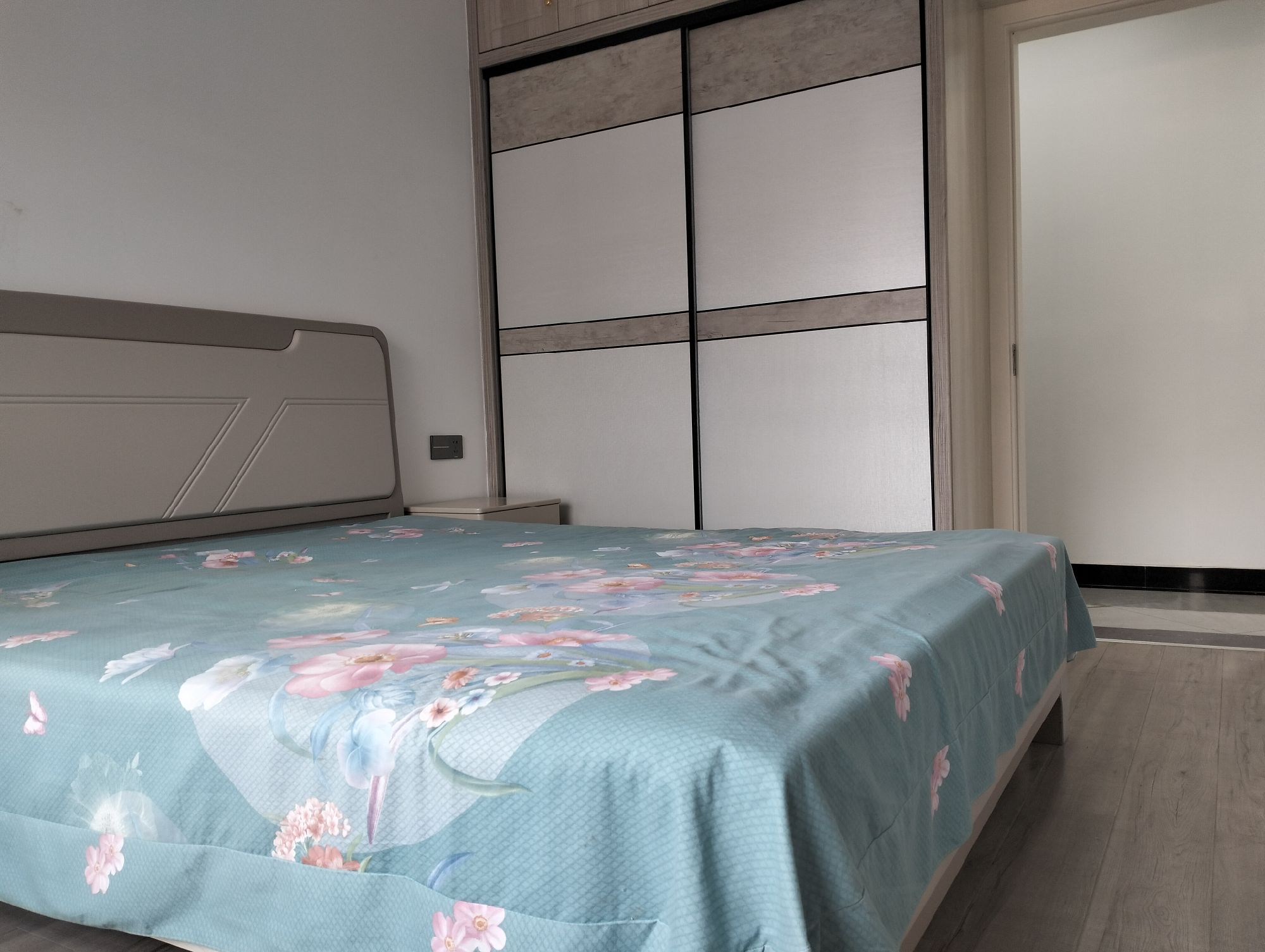 万泰华府·12楼小洋房·品质装修·可当婚房·售价69万