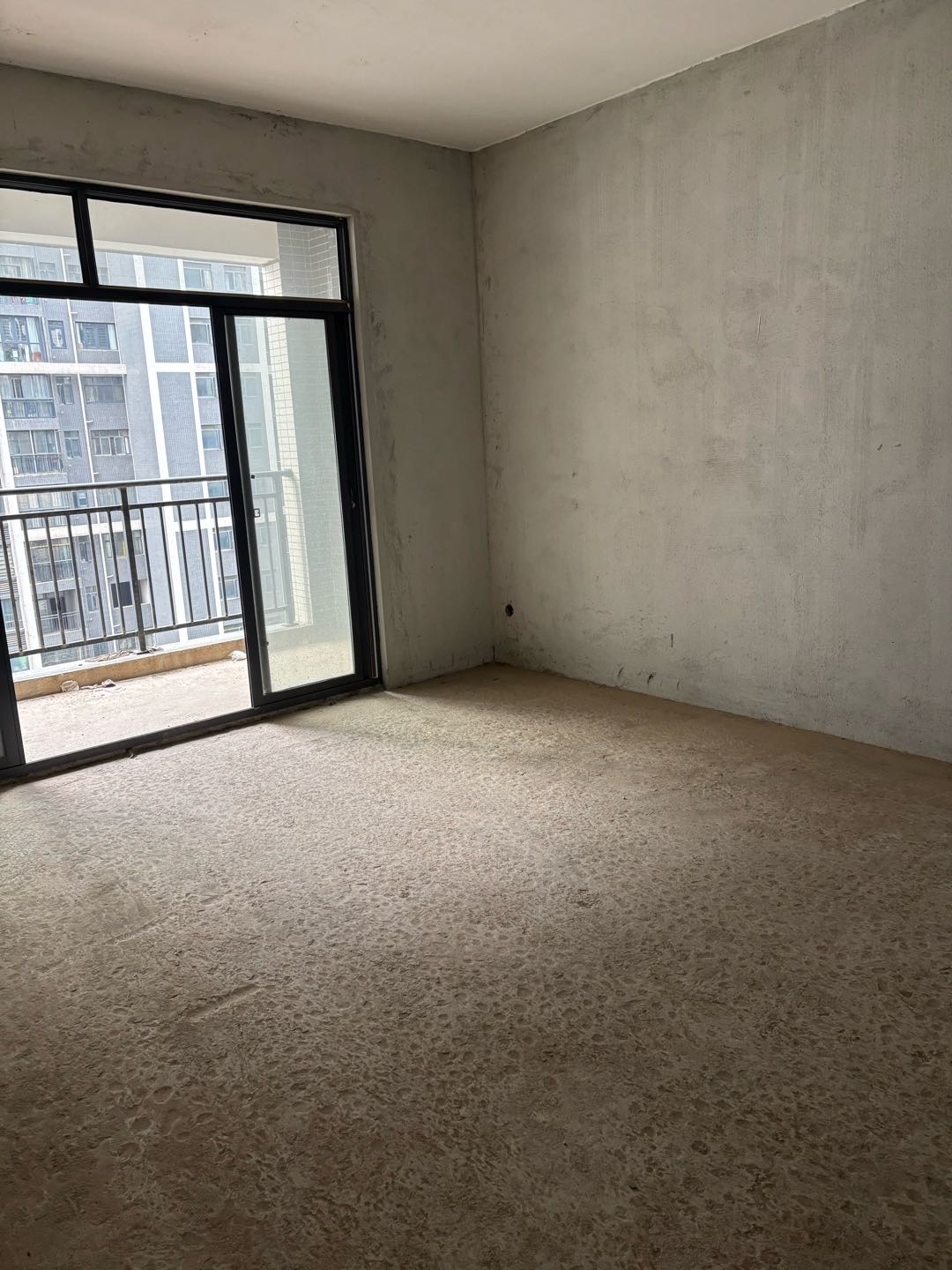 雍景新城，3室2厅，毛坯房，性价比高，123平价格美丽48万