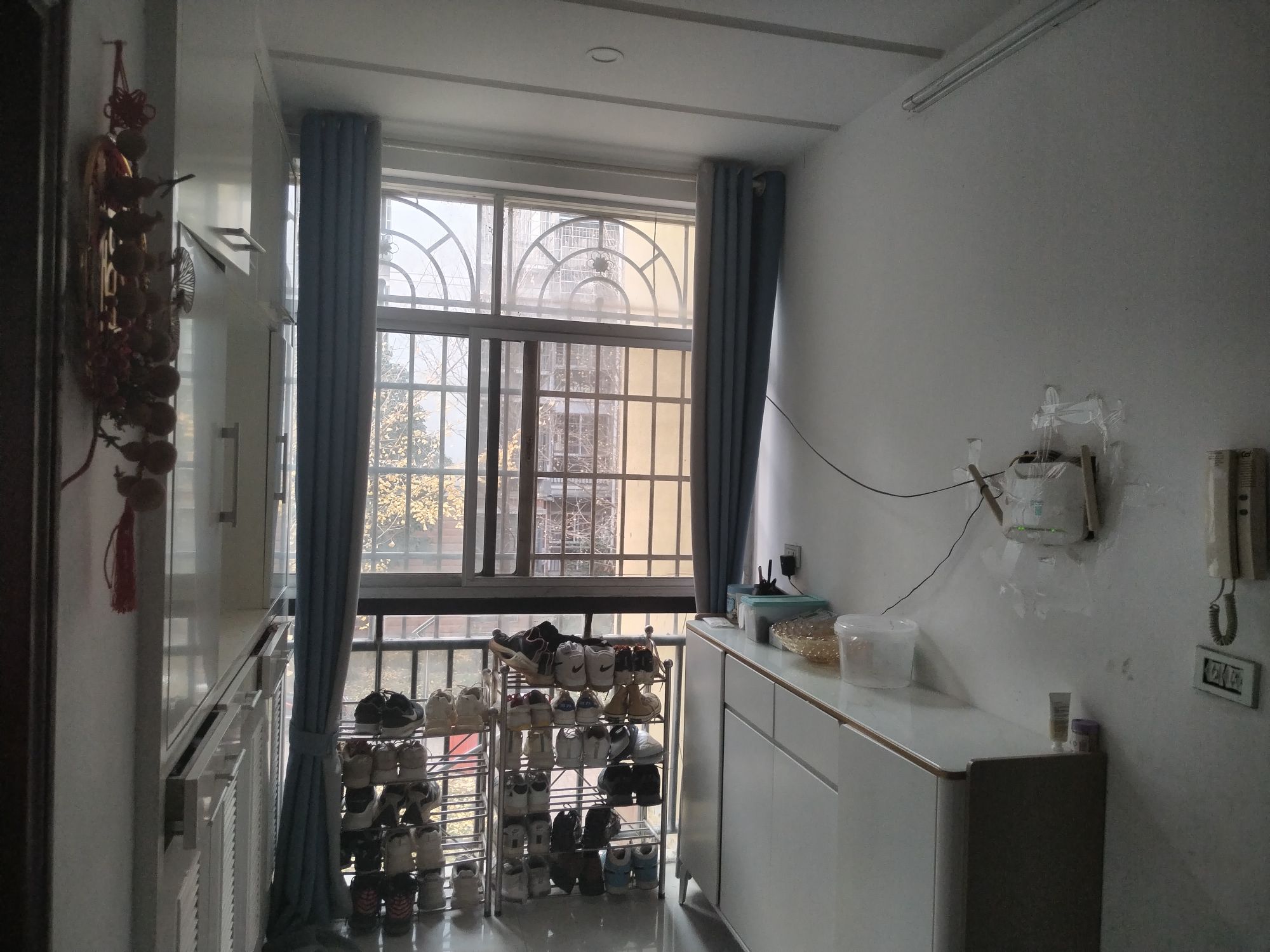 外滩网红桥附近·139平方二楼·全新装修·报价39.8万