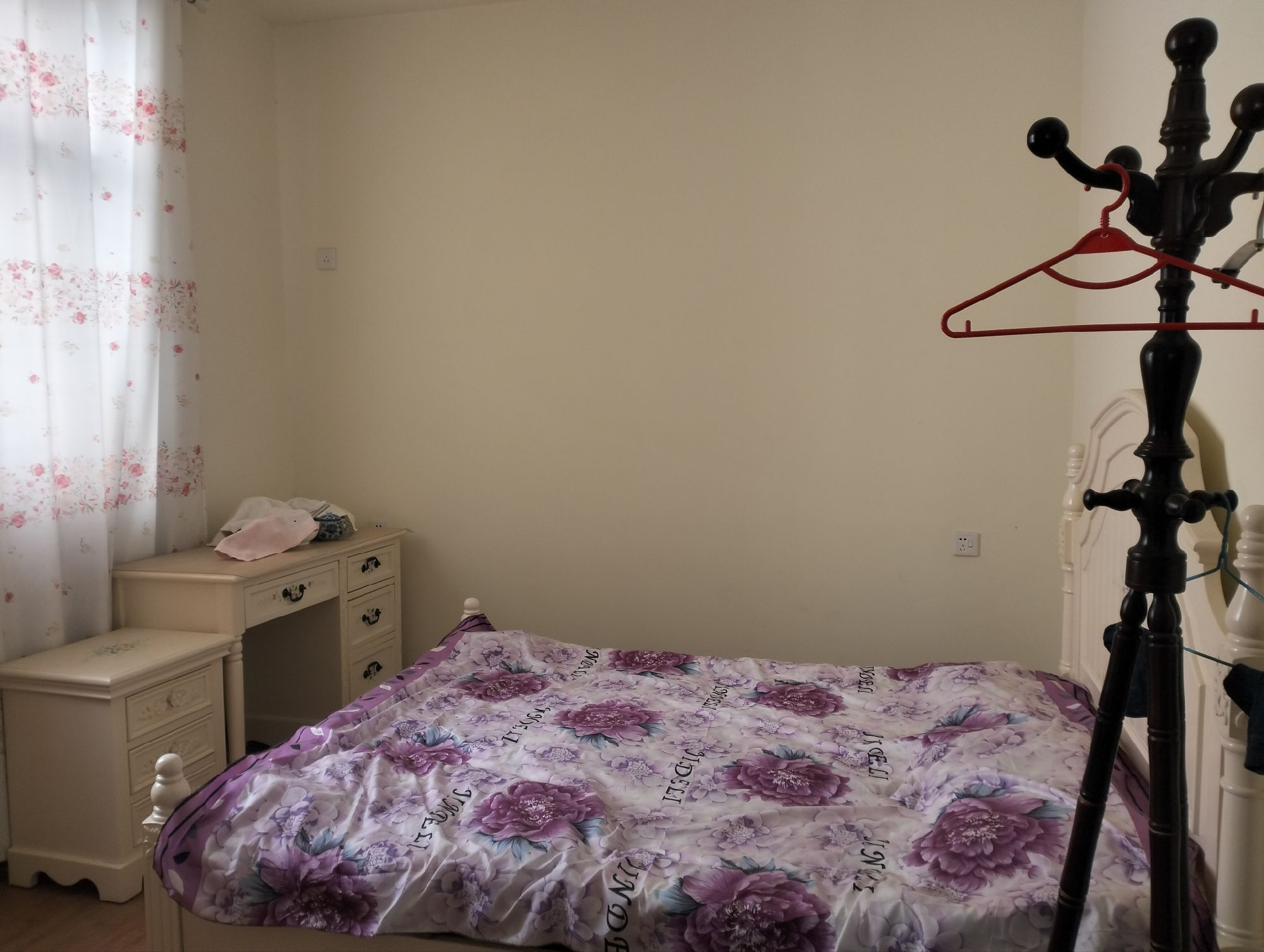 景泰园单位房·四室两厅·165平方·步梯2楼·报价：57万