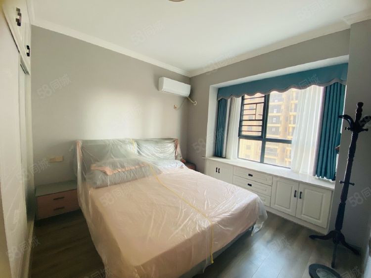 同城上都·精装修·三室两厅房屋出租2300/月