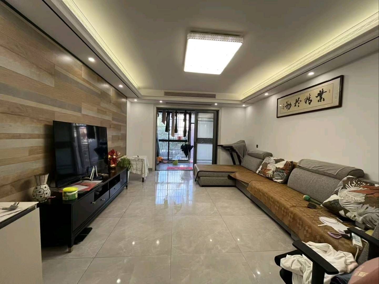 郡都一楼带院子·房子保养成色好·此一套45.8万