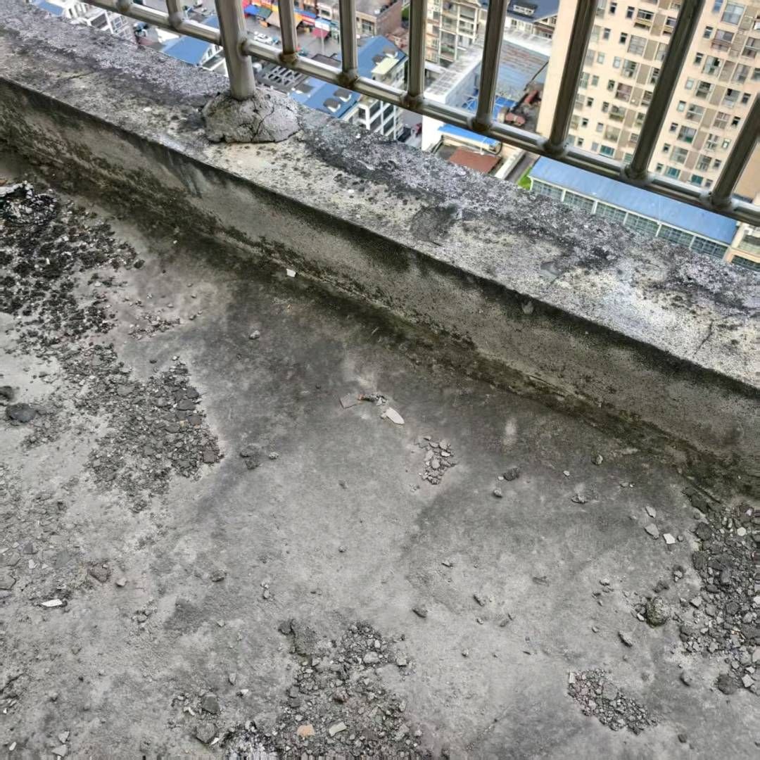 世纪大厦·毛坯房·好楼层·三室两厅·历史低价25万