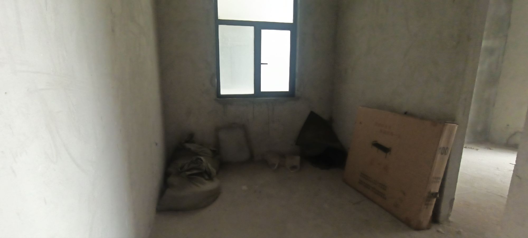 众城国际二期·毛坯房95平方·三房两厅·急售：29万不议价