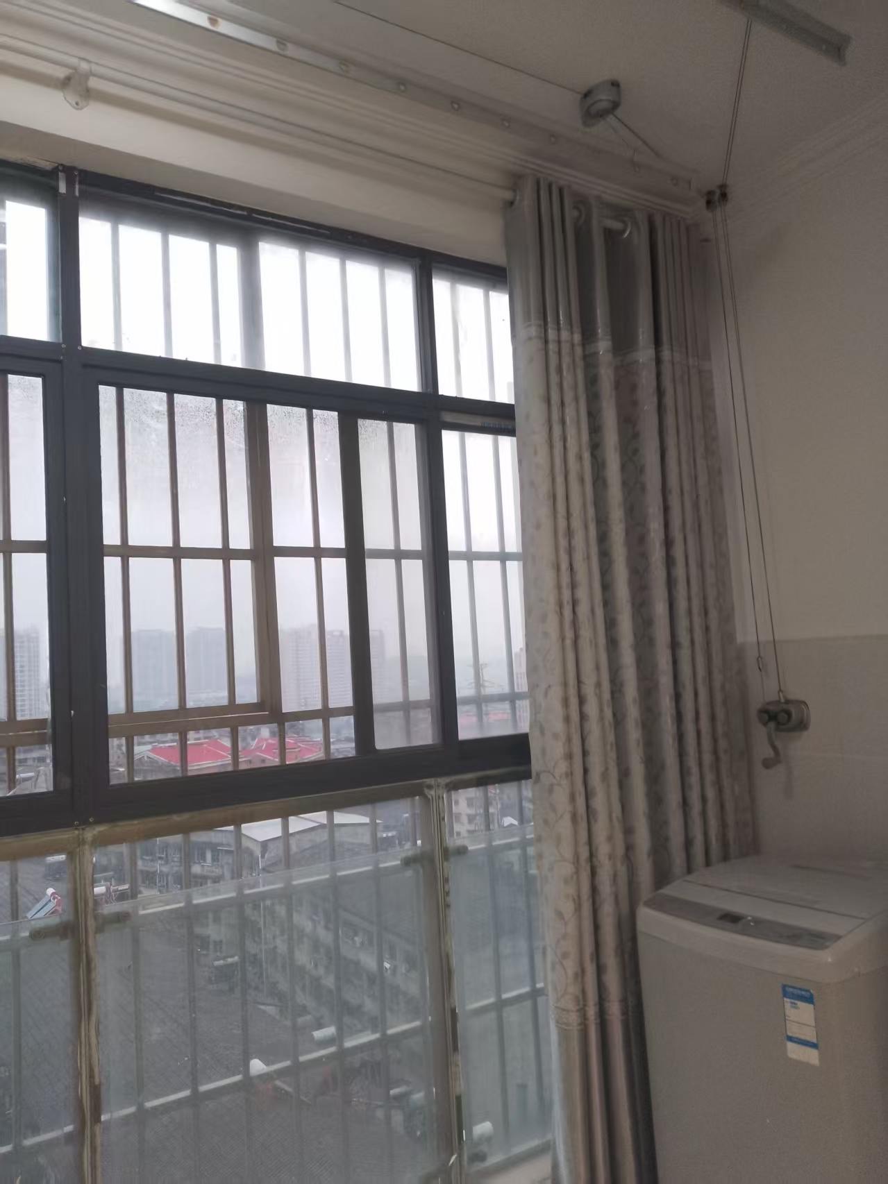 一桥·威泰国际·电梯房·两室两厅·93平方·拎包入住·报价：32万