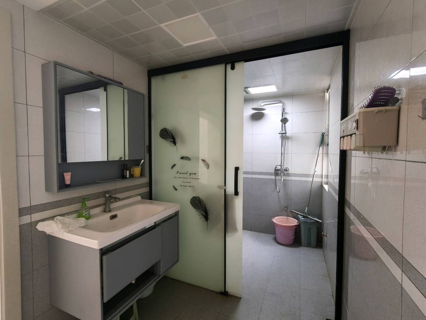 永邦欧洲城·步梯6楼·房子装修不错··不介意楼层的来·租1300/月