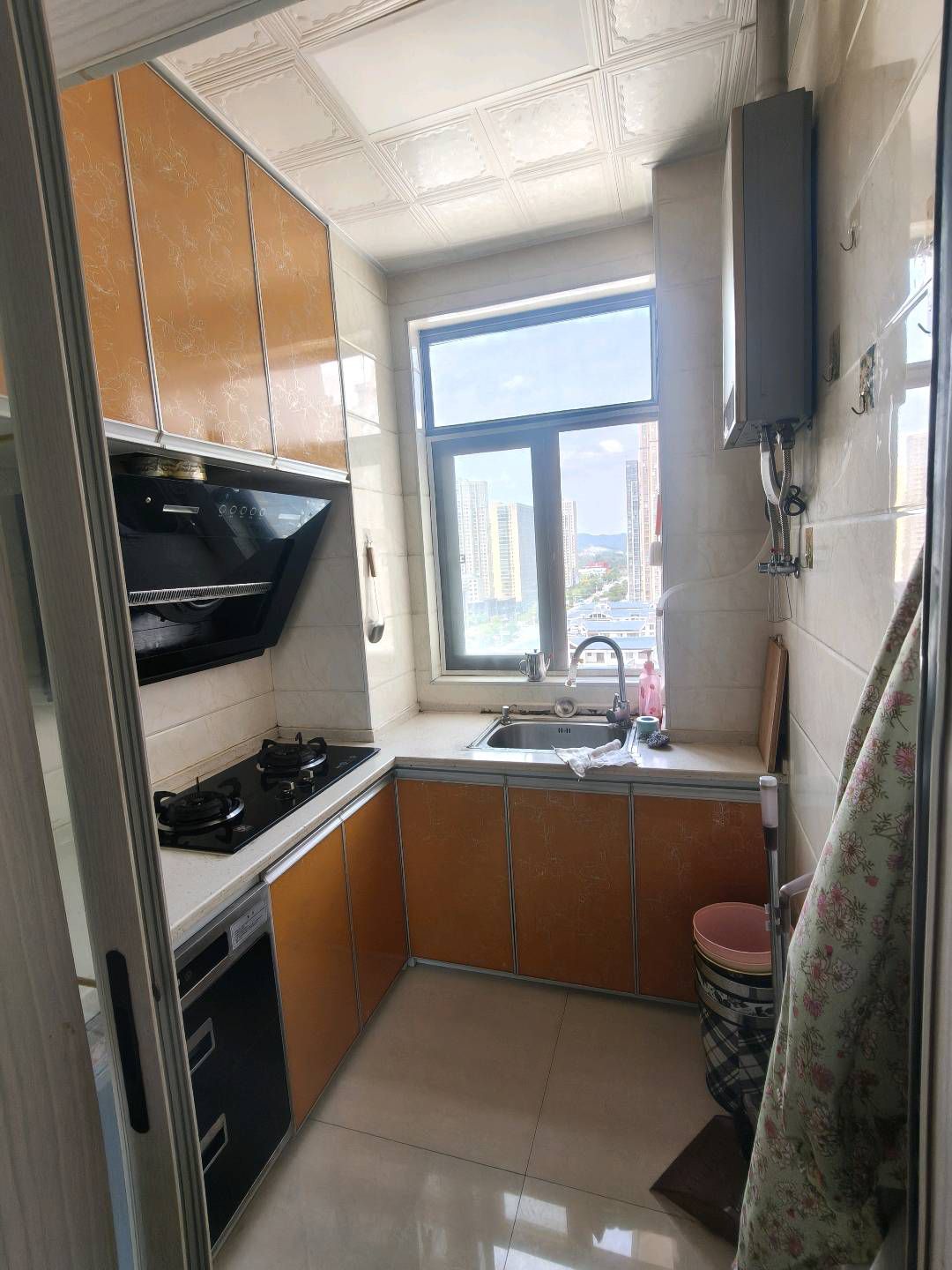 长城花园·精装修温馨公寓·一室一厅·租1200/月