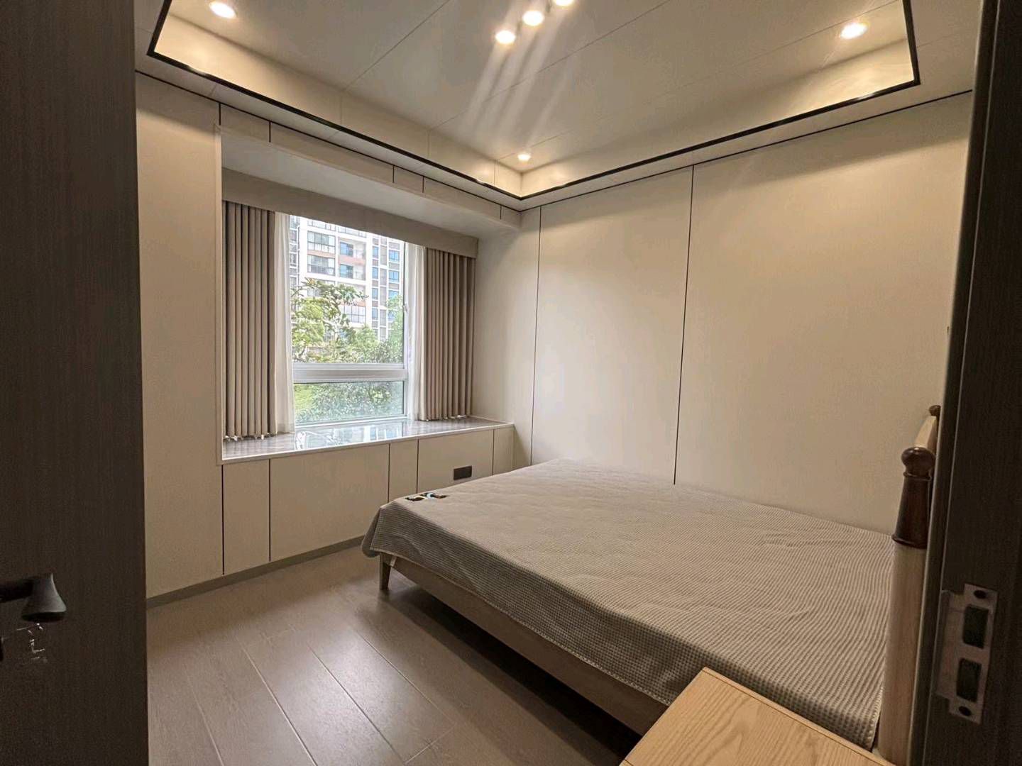 碧桂园翡翠湾·四室两厅·豪装修·拎包入住/2500月