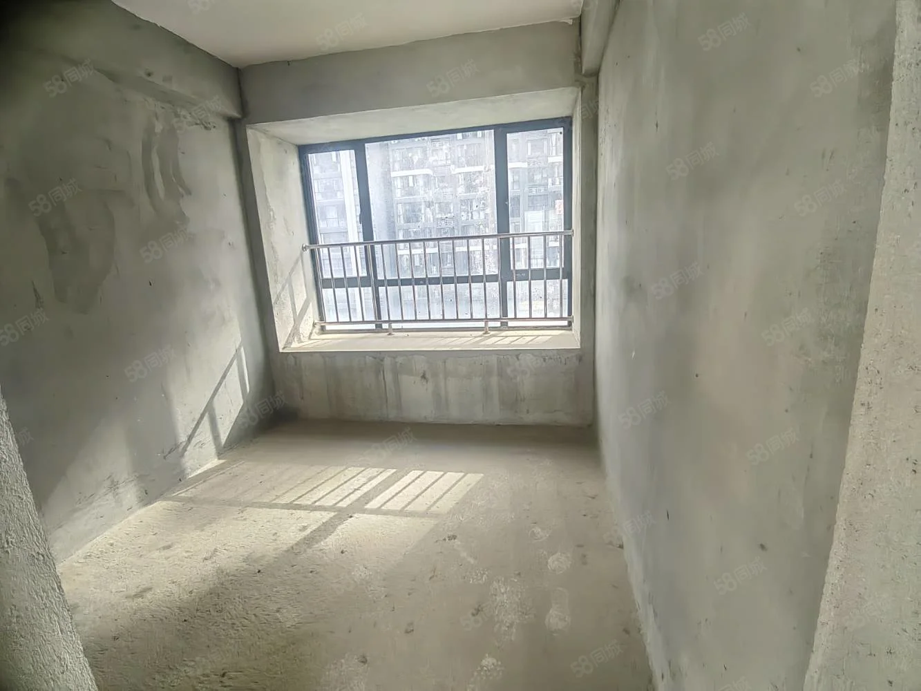 高铁片区雍景新城3室2厅2卫·单价3800/平