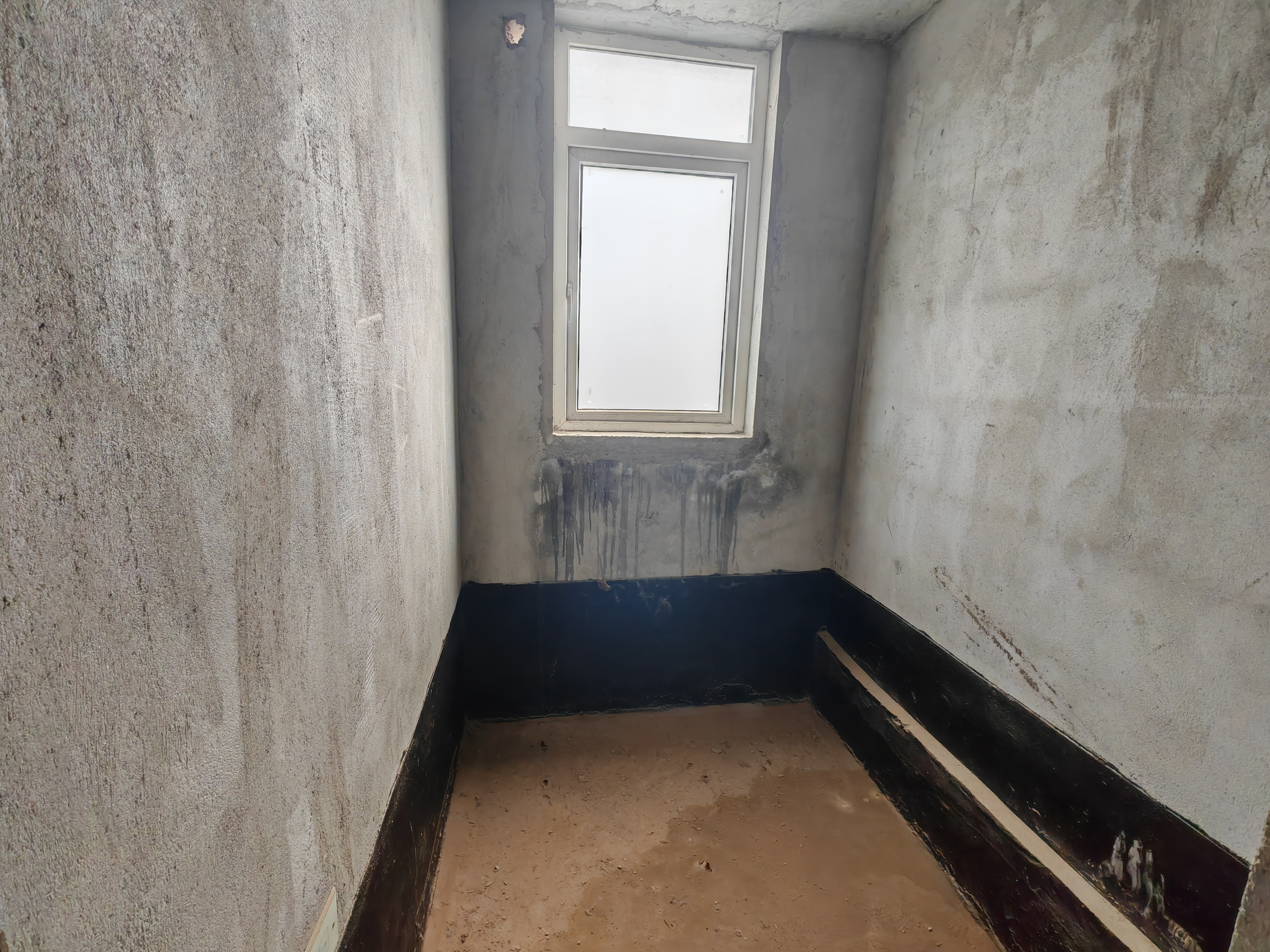 捡漏啦，塞纳河畔3345一平，三室两厅两卫，业主诚意出售