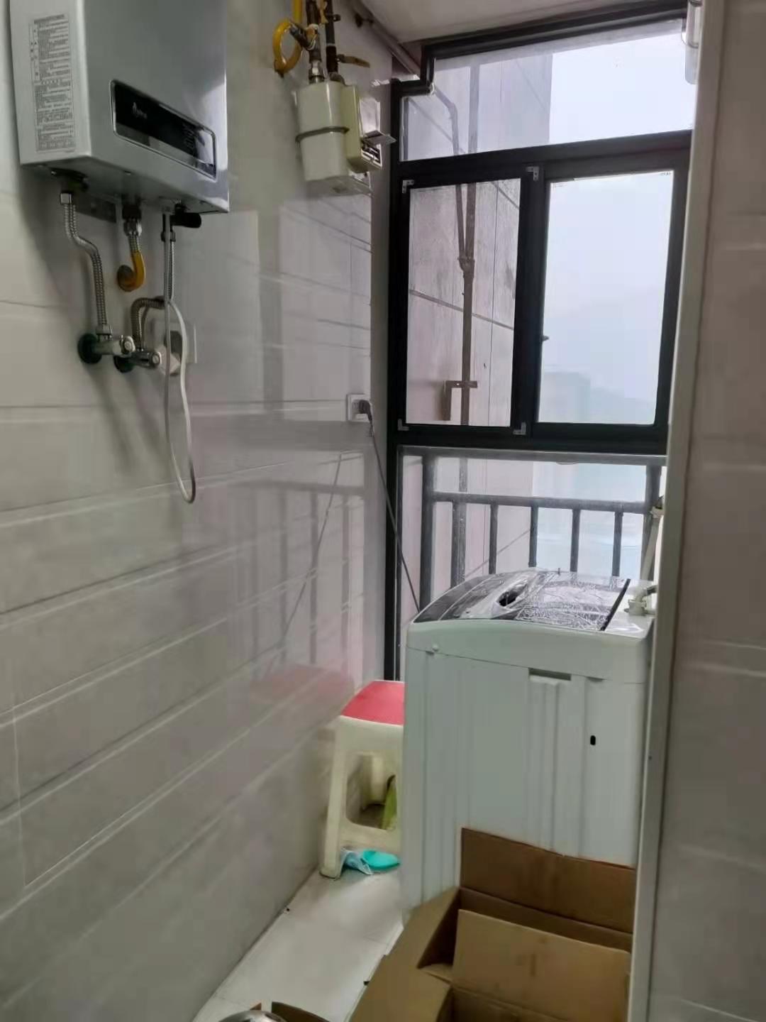 赤壁印象·小区环境好·停车费超低·拎包入住1500/月