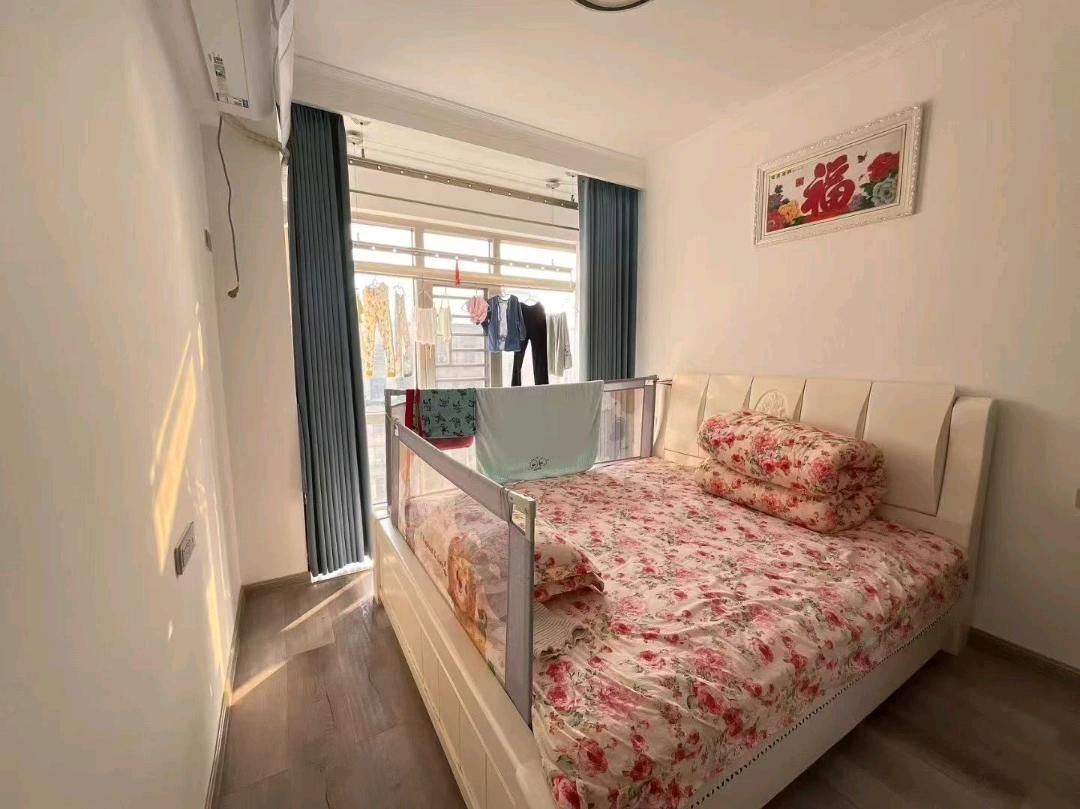 双卫电梯房南北通透商业配套成熟板楼！房东直卖[顶层]53万