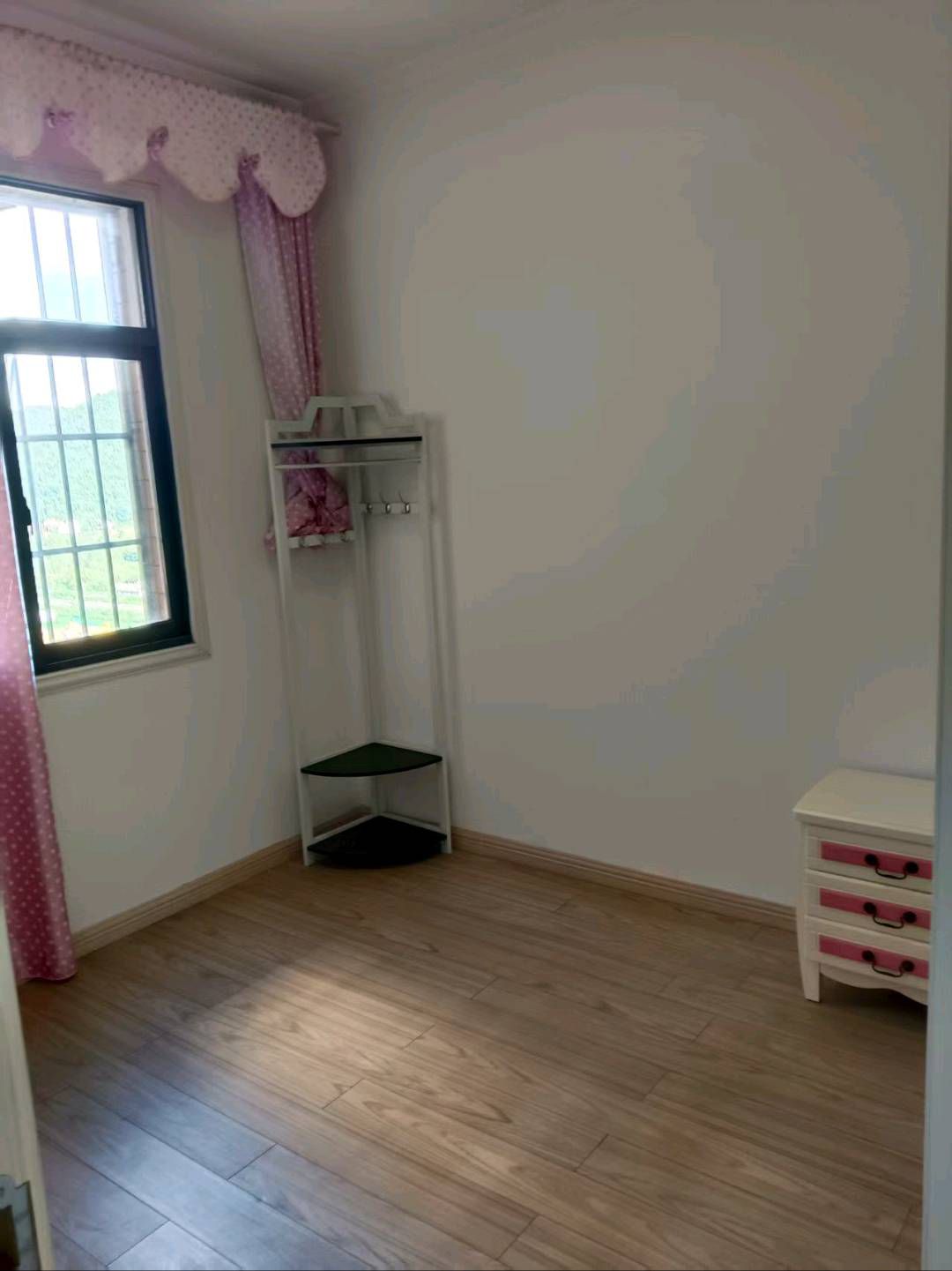 博园澜郡·精装修三居室·出租1700/月