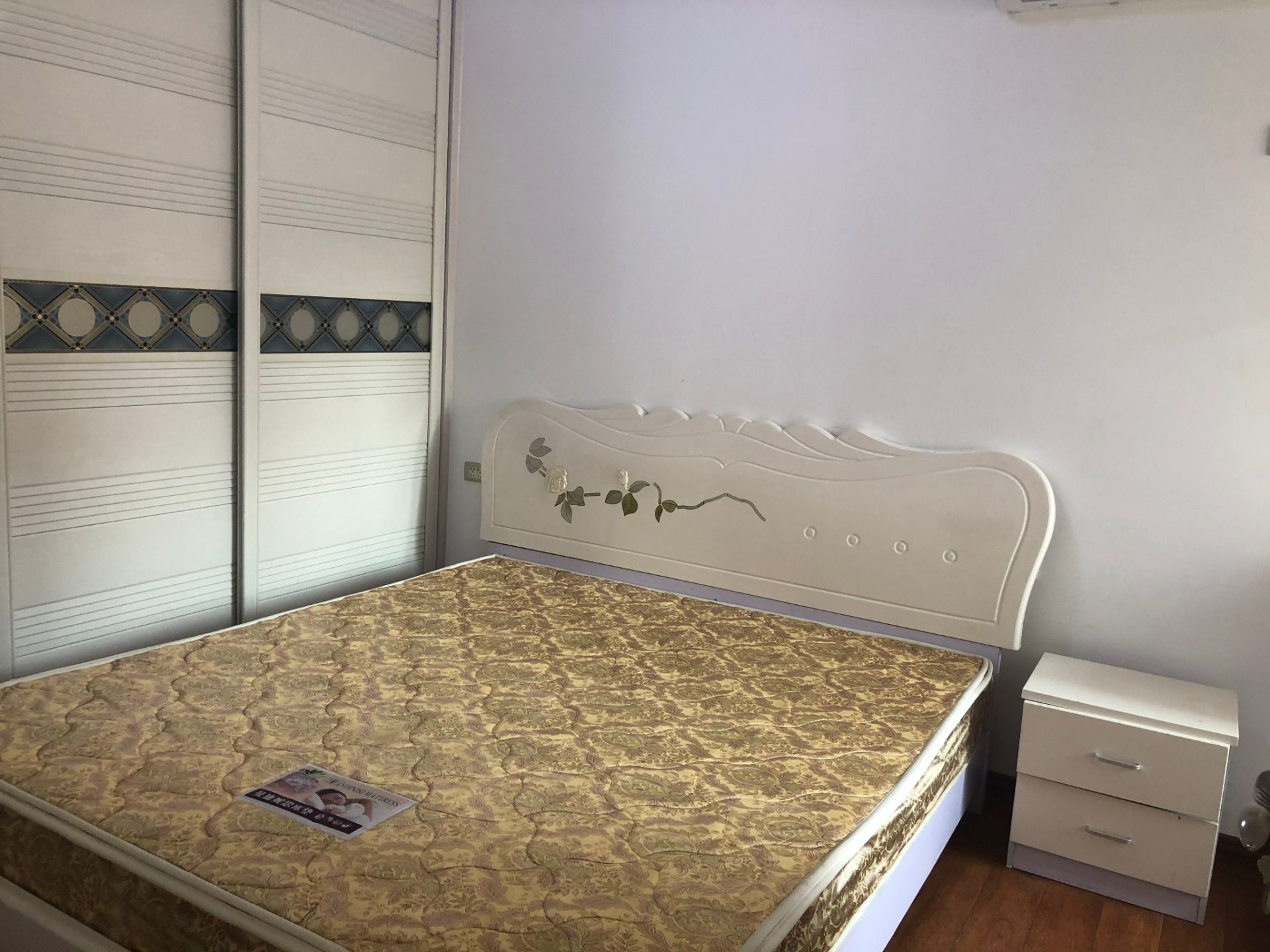 华景中央公园·三居室·出门就是沙子岭公园·拎包入住1800/月