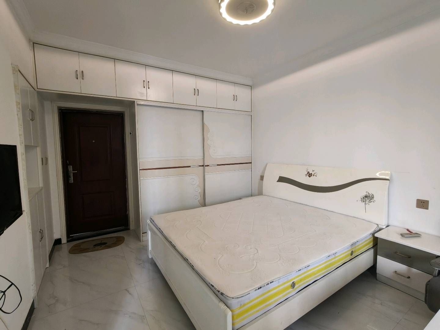 东洲大厦精装修·公寓出租1100/月