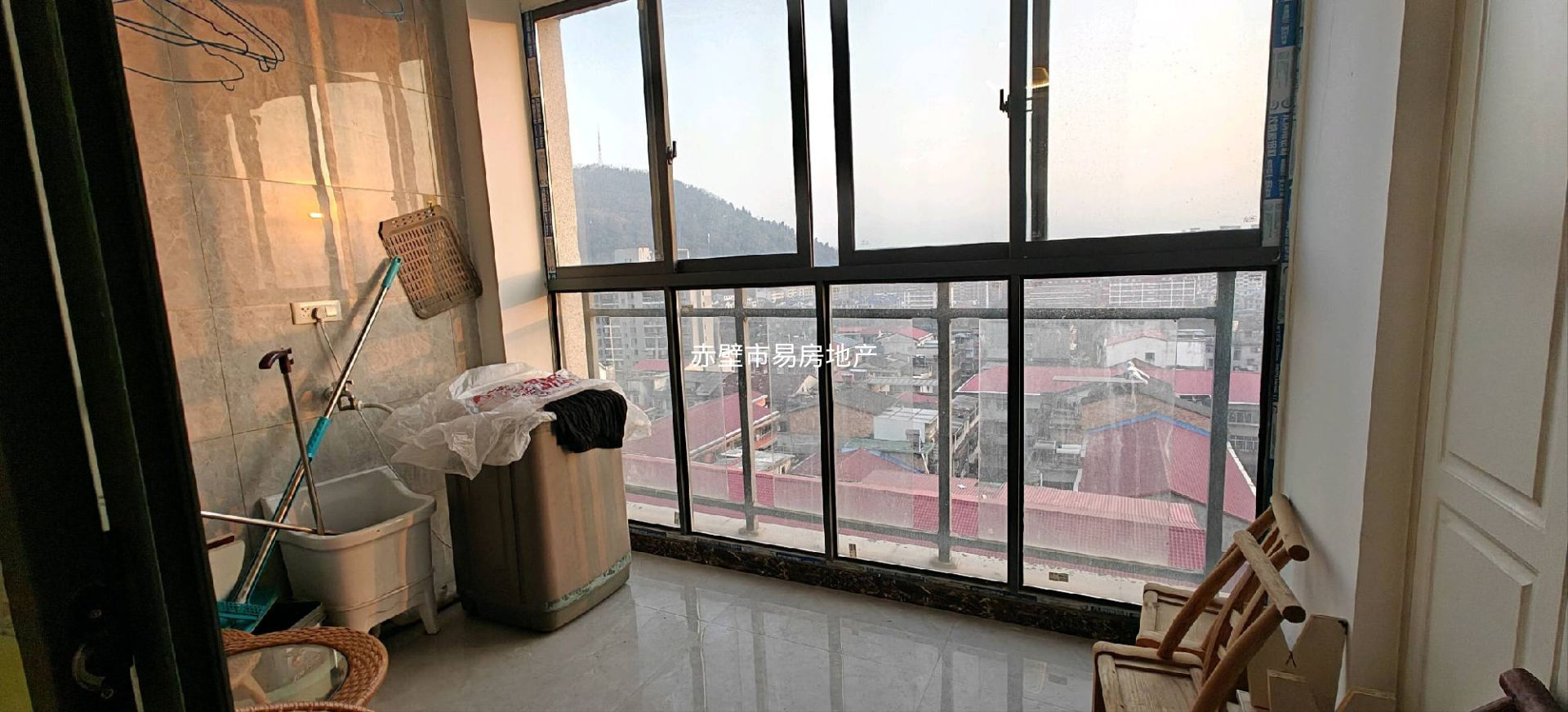 赤壁外滩精装房·2+1户型·河景朝南房子整体出租1400/月