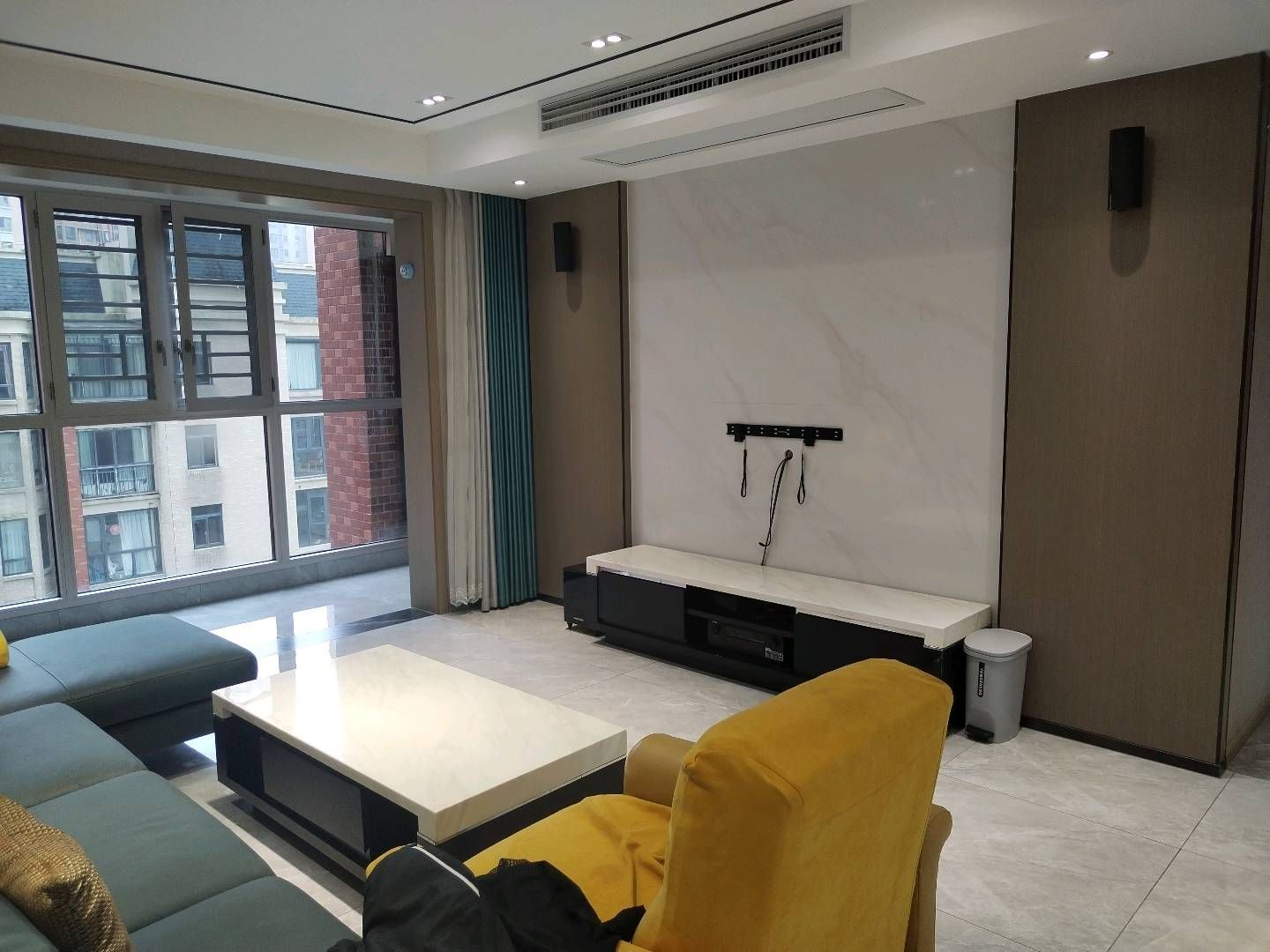 塞纳河畔137平·大三室·精装修9成新·闲置急于出售65万