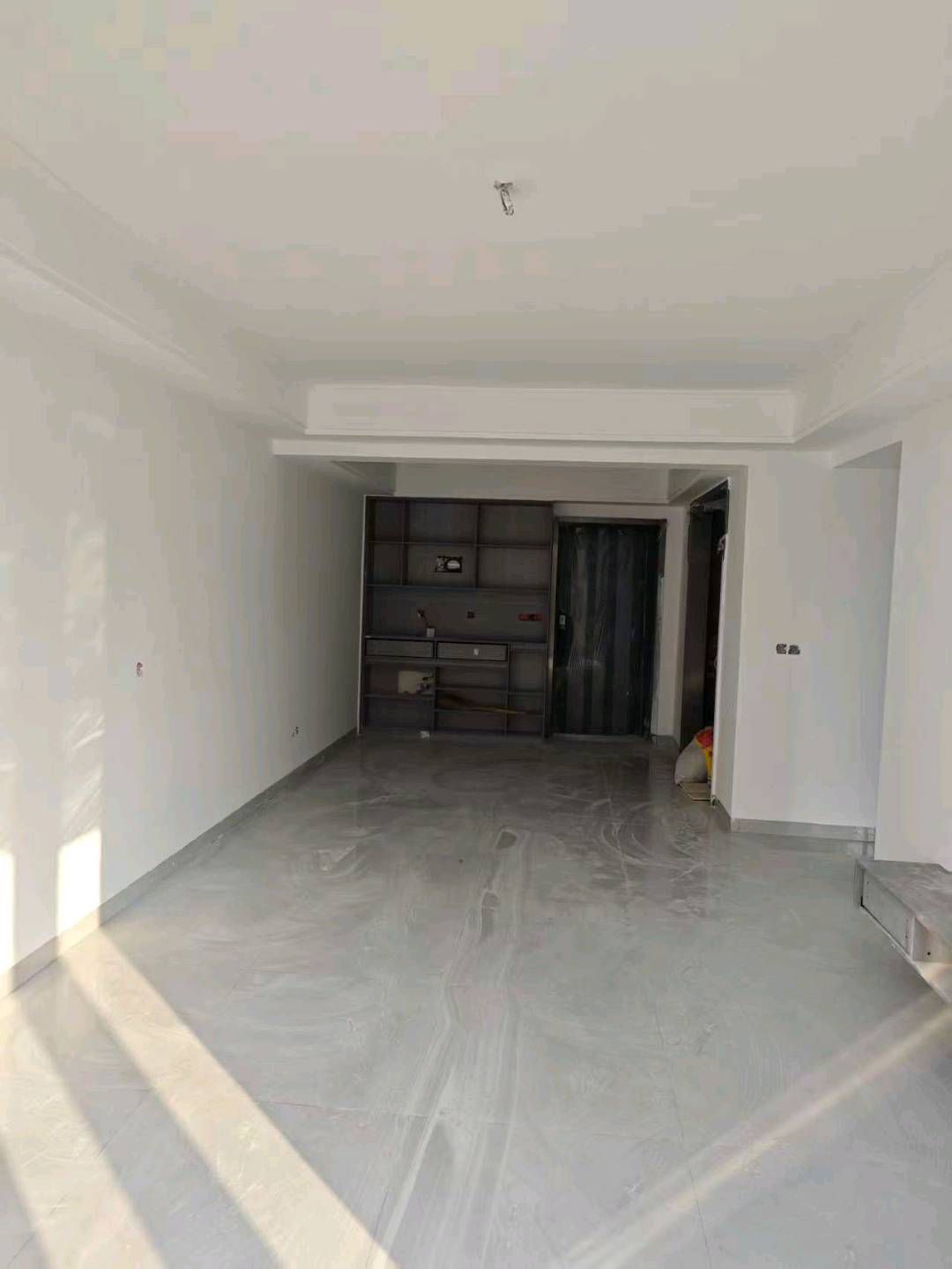 书包房·高铁片区·104平方·三房两厅两卫·全新装修·报价55万