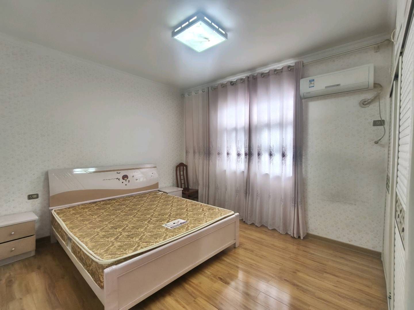 银河花园城·温馨两居室·可以出租啦1300/月