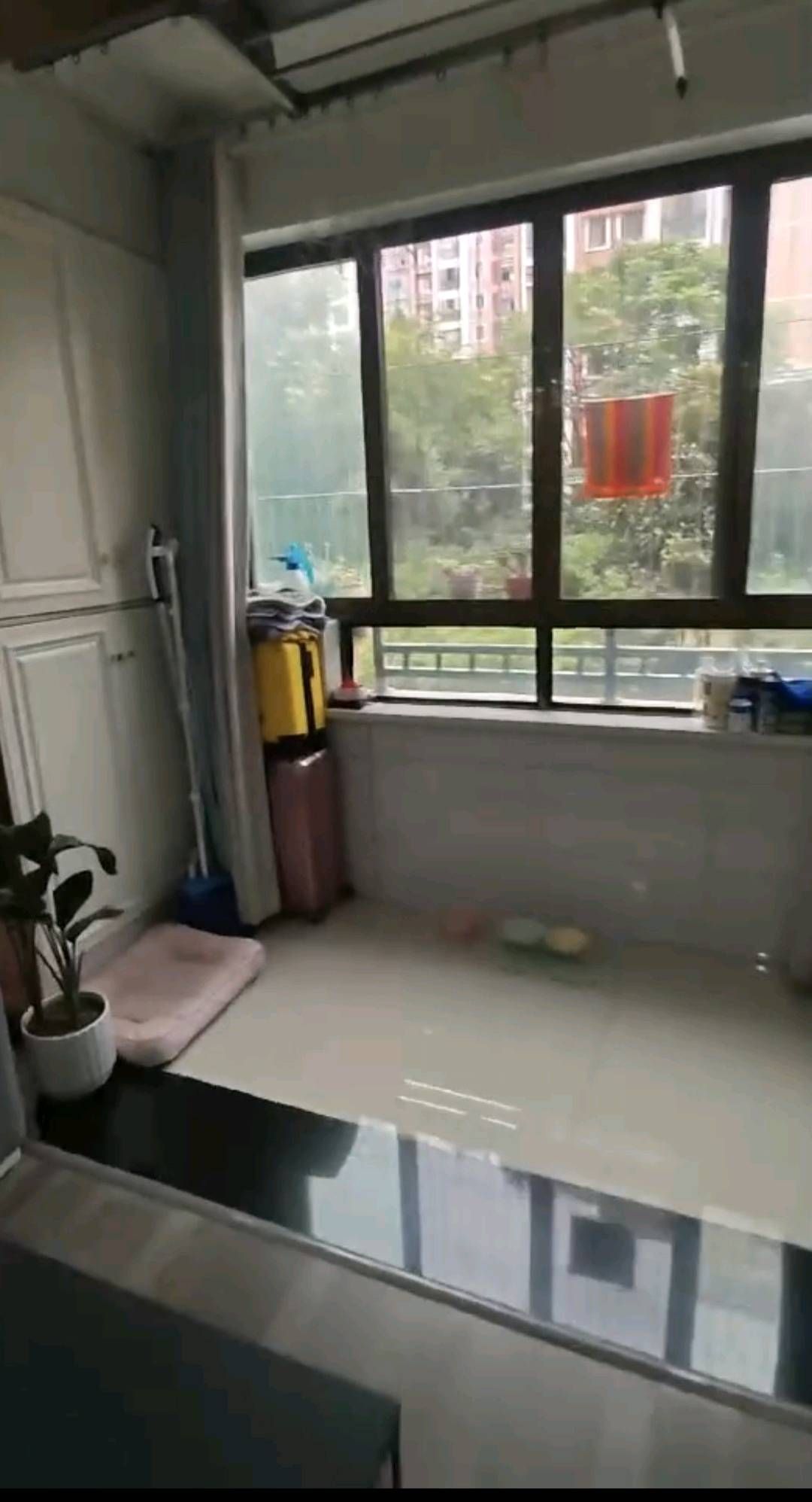 万泰华府·精装修两室两厅·出租1500/月
