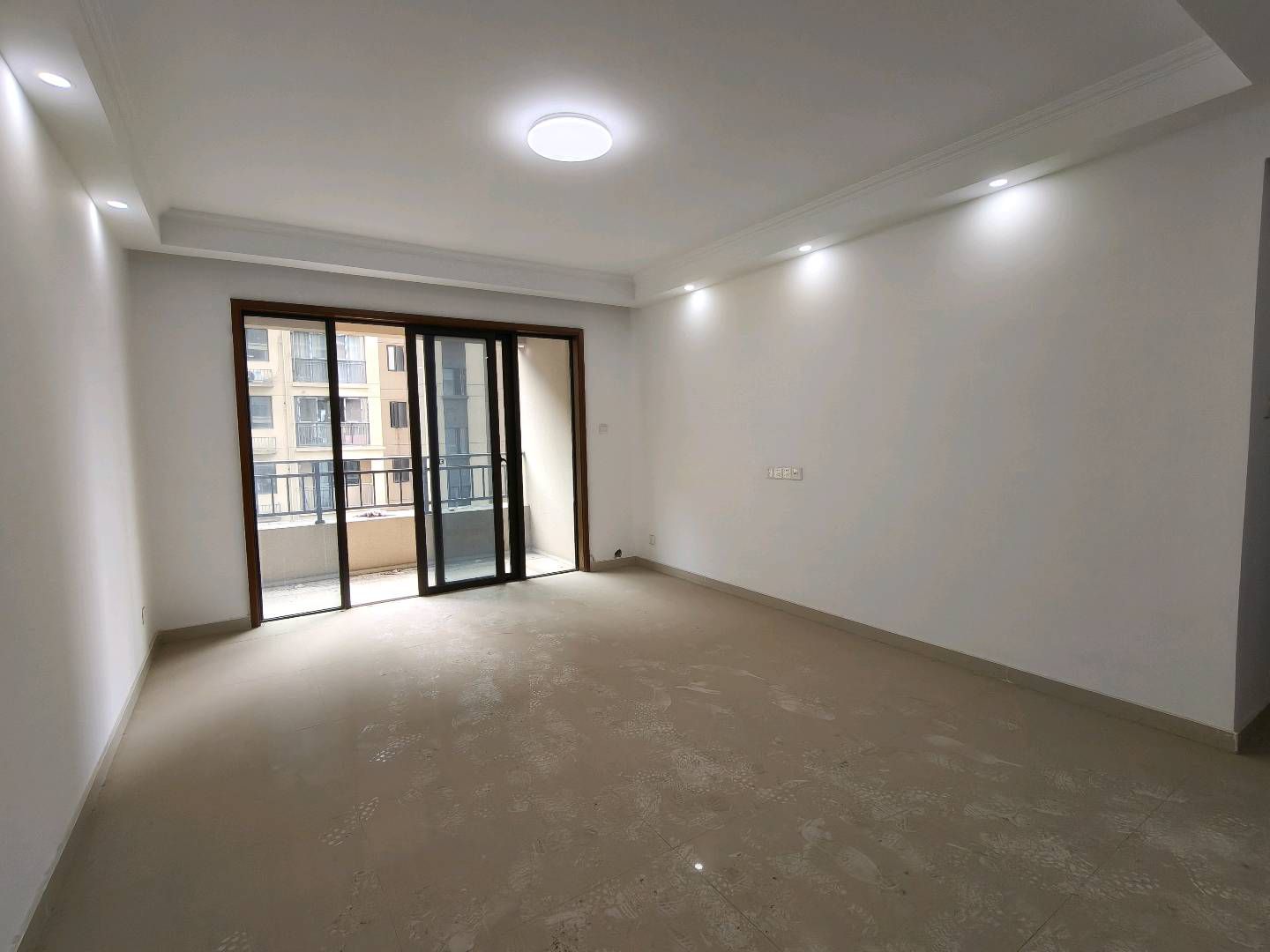 秀兰御府精装房南北通透一初，六小，师范