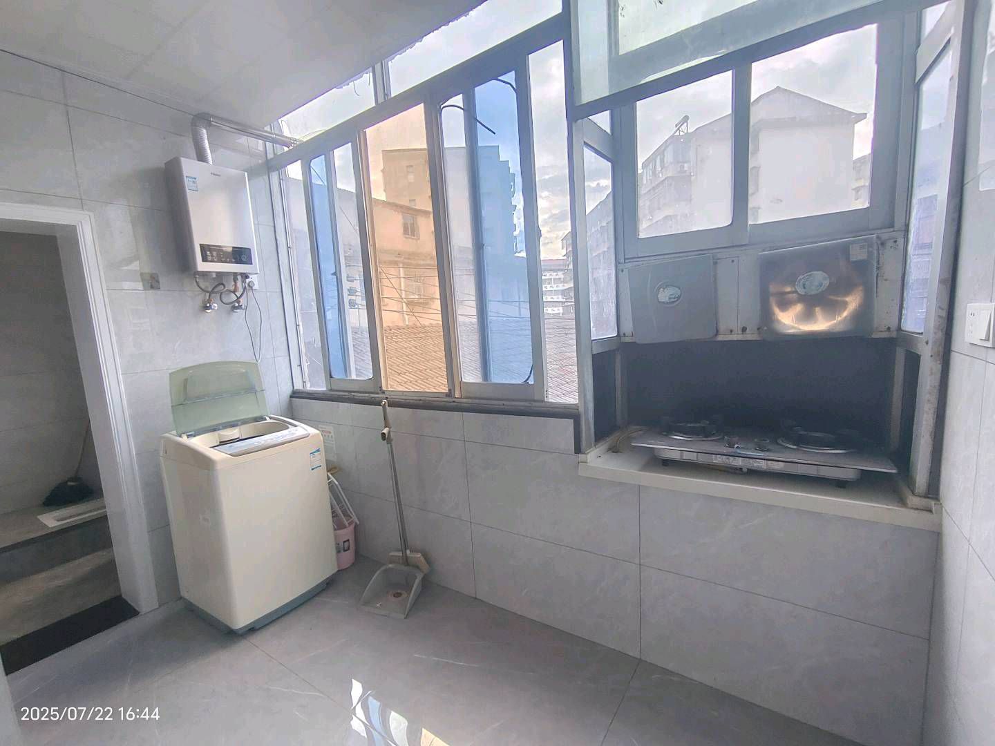 周画路小区·适合养老居家房·79平方两室·步梯二楼·售价：21万证件齐全