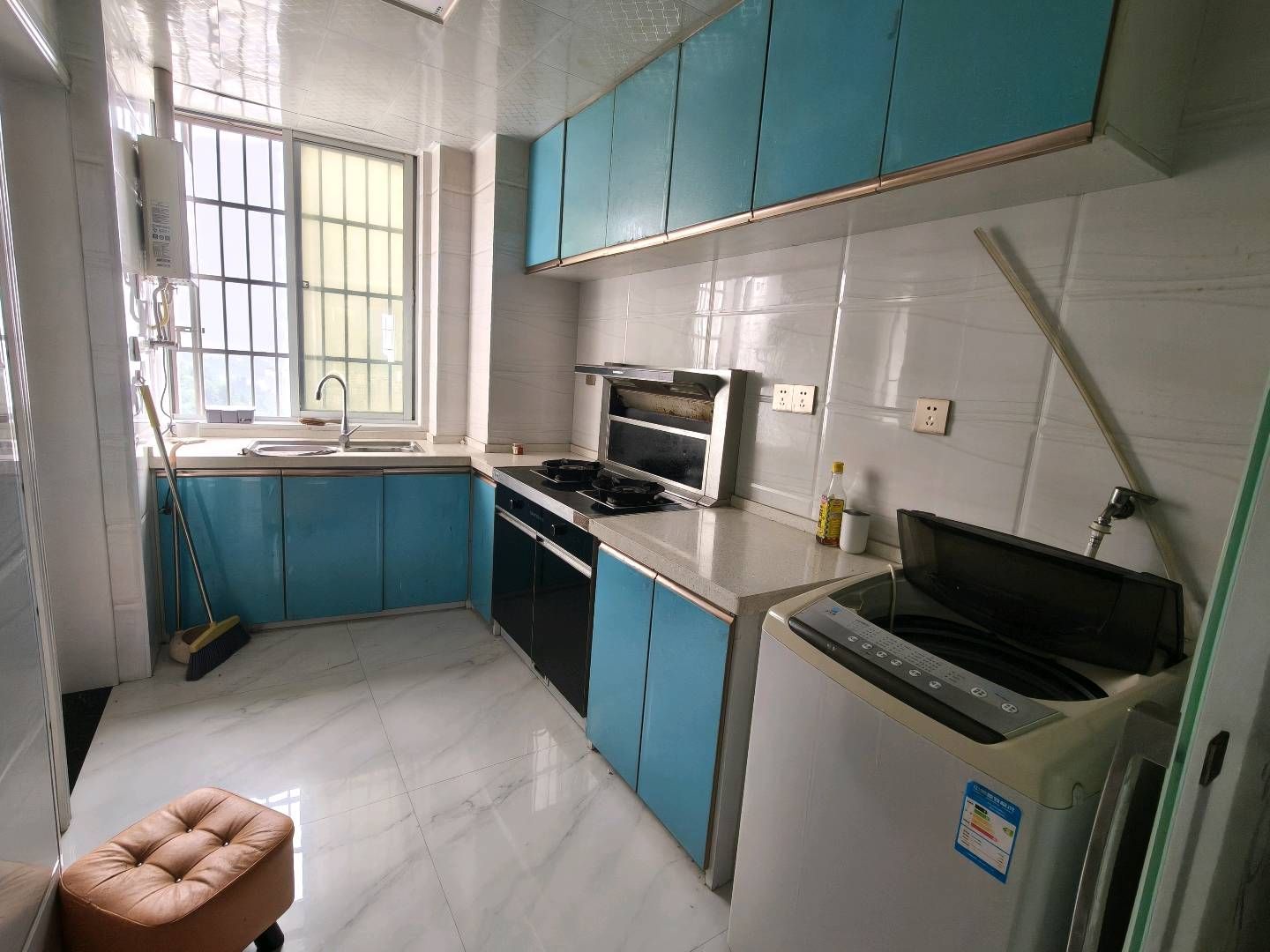 东洲大厦精装修·公寓出租1100/月