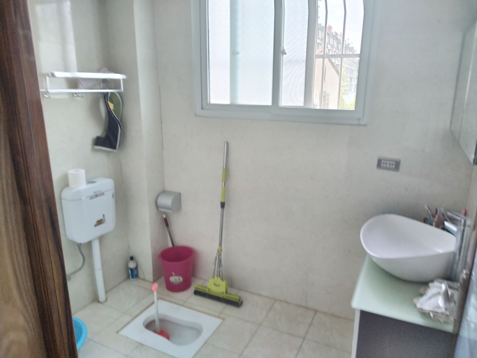 千贺名苑·精装修三室两厅出租1000/月