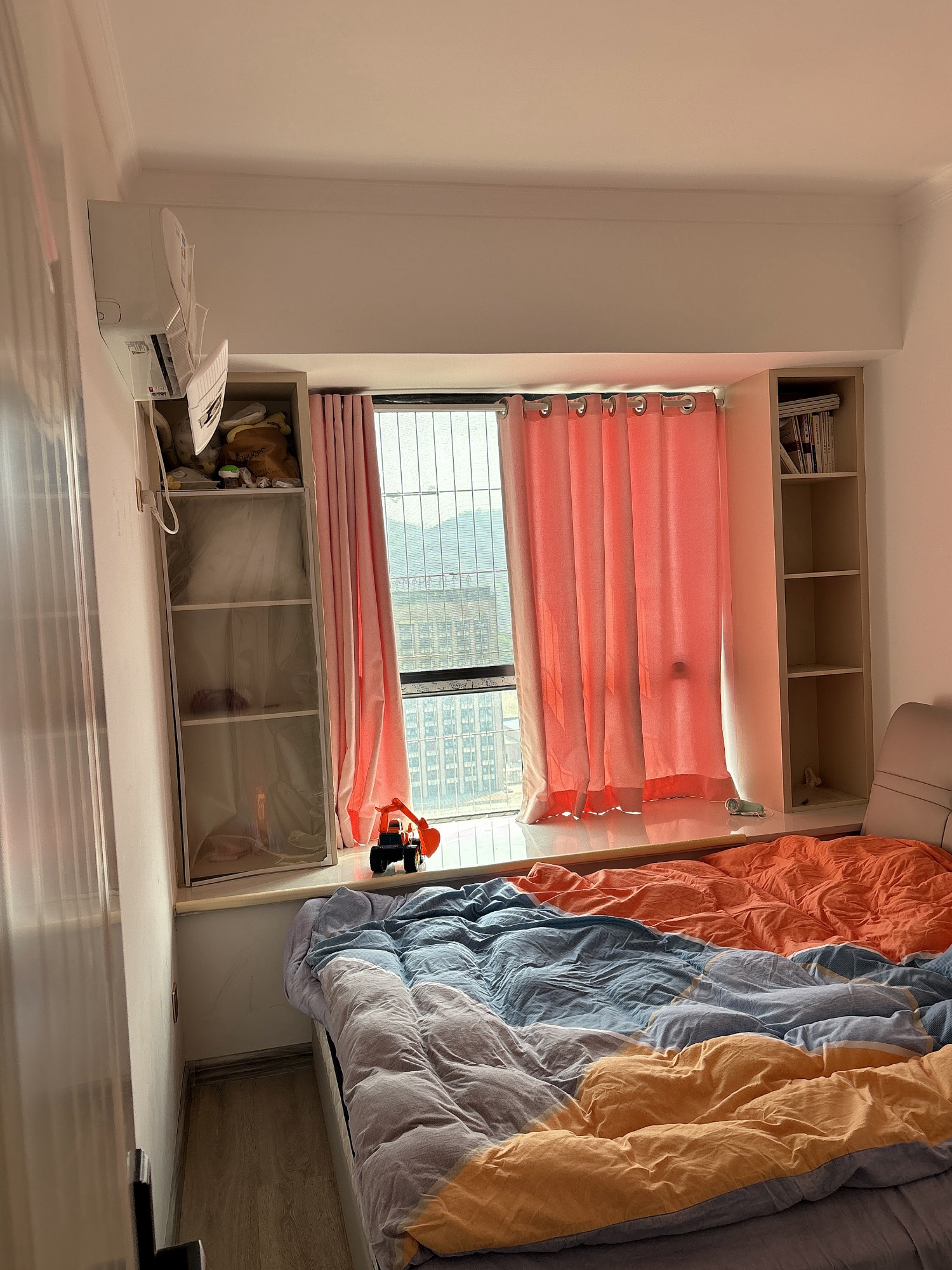 赤壁印象·两室两厅·户型好·室内干净整洁/1400月