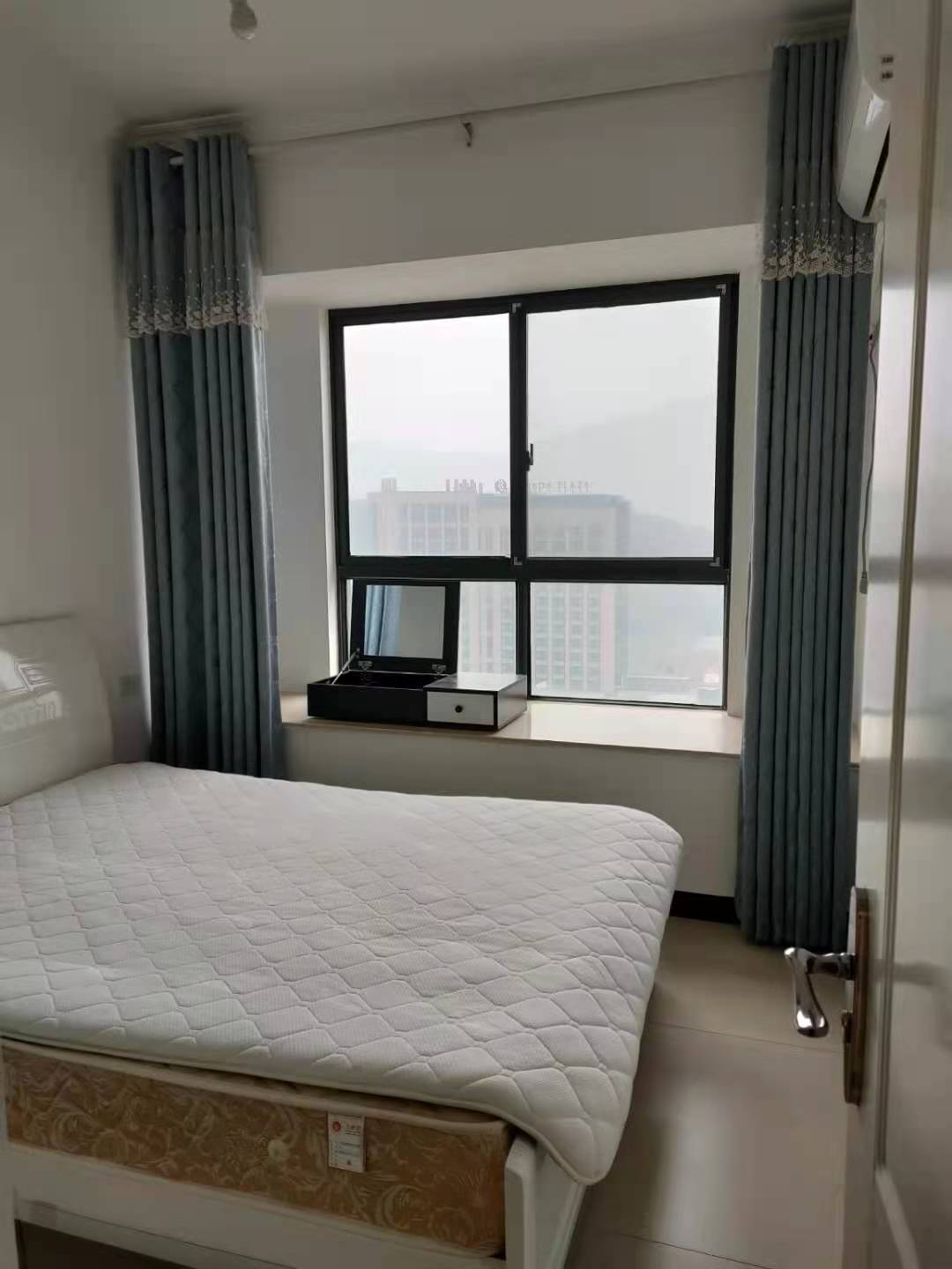 赤壁印象·小区环境好·停车费超低·拎包入住1500/月