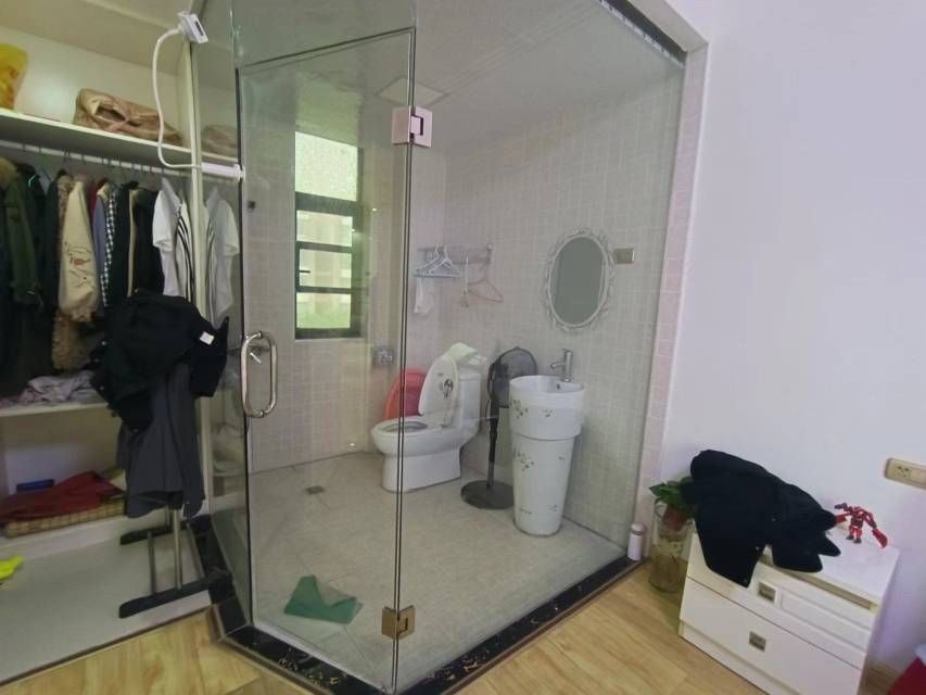 眾城國際·二期三室兩廳·裝修好了·可拎包入住直降48萬