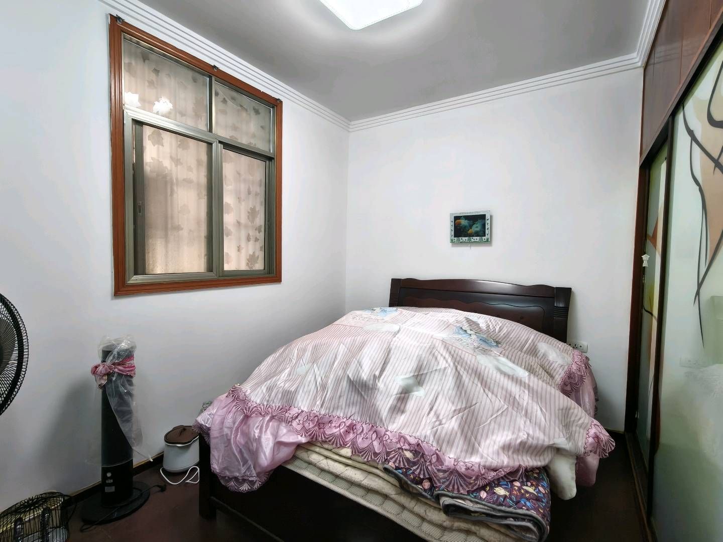 凤清小区·2楼精装修·三室两厅·有证诚意售价39.8万