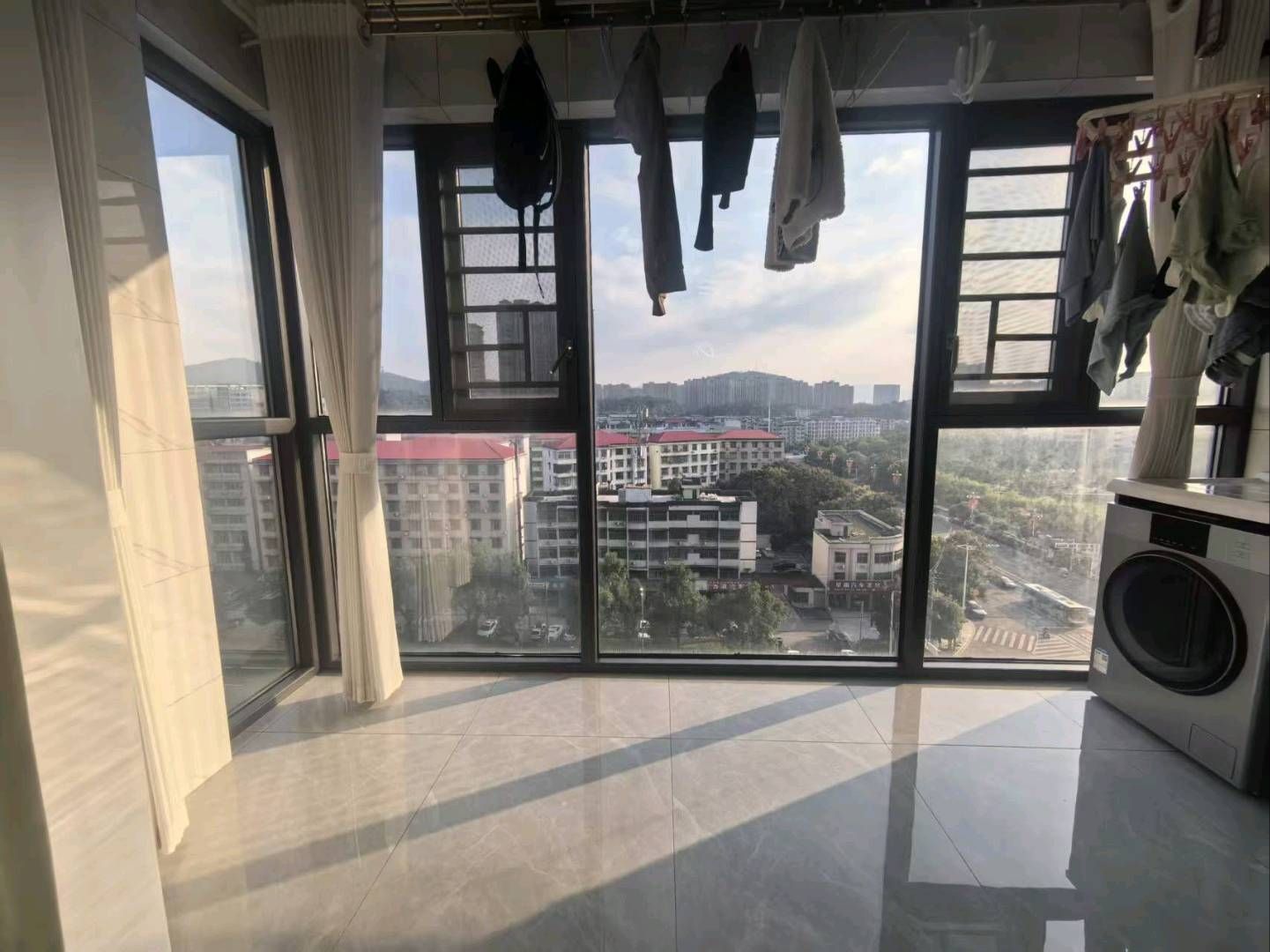 长城花园·崭新装修·两居室·地段好·证件在手45万