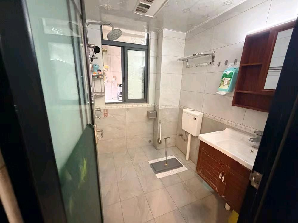 鹏程新都汇·三房两厅·98平方·拎包入住·次新小区·报价43万