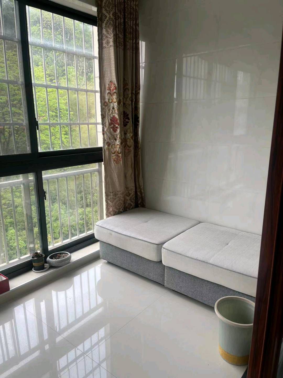 沁园小区·电梯中层·三室两厅·温馨整洁·租1800/月