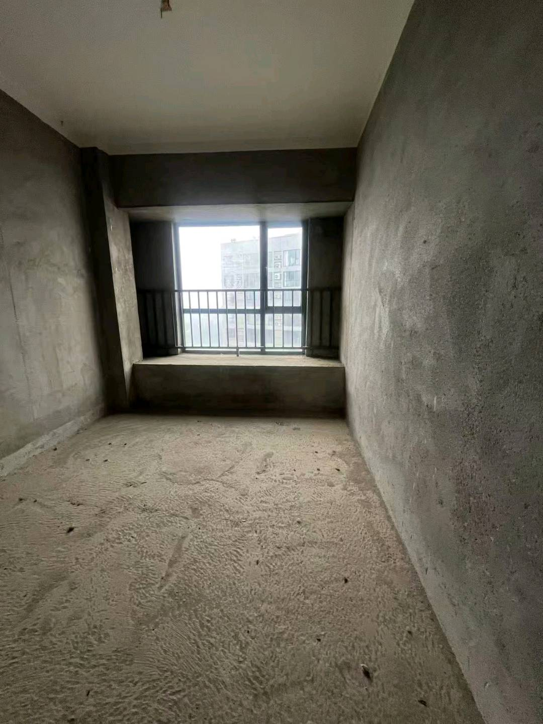 赤壁外滩一期·中间好楼层·边户南北通透·现房有证52万