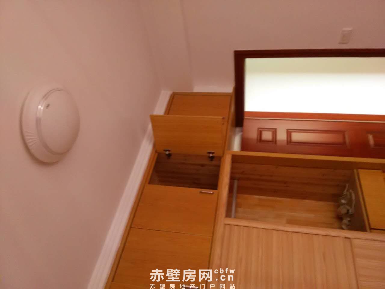 一桥南头银河花园城3号楼19层3室2厅出租