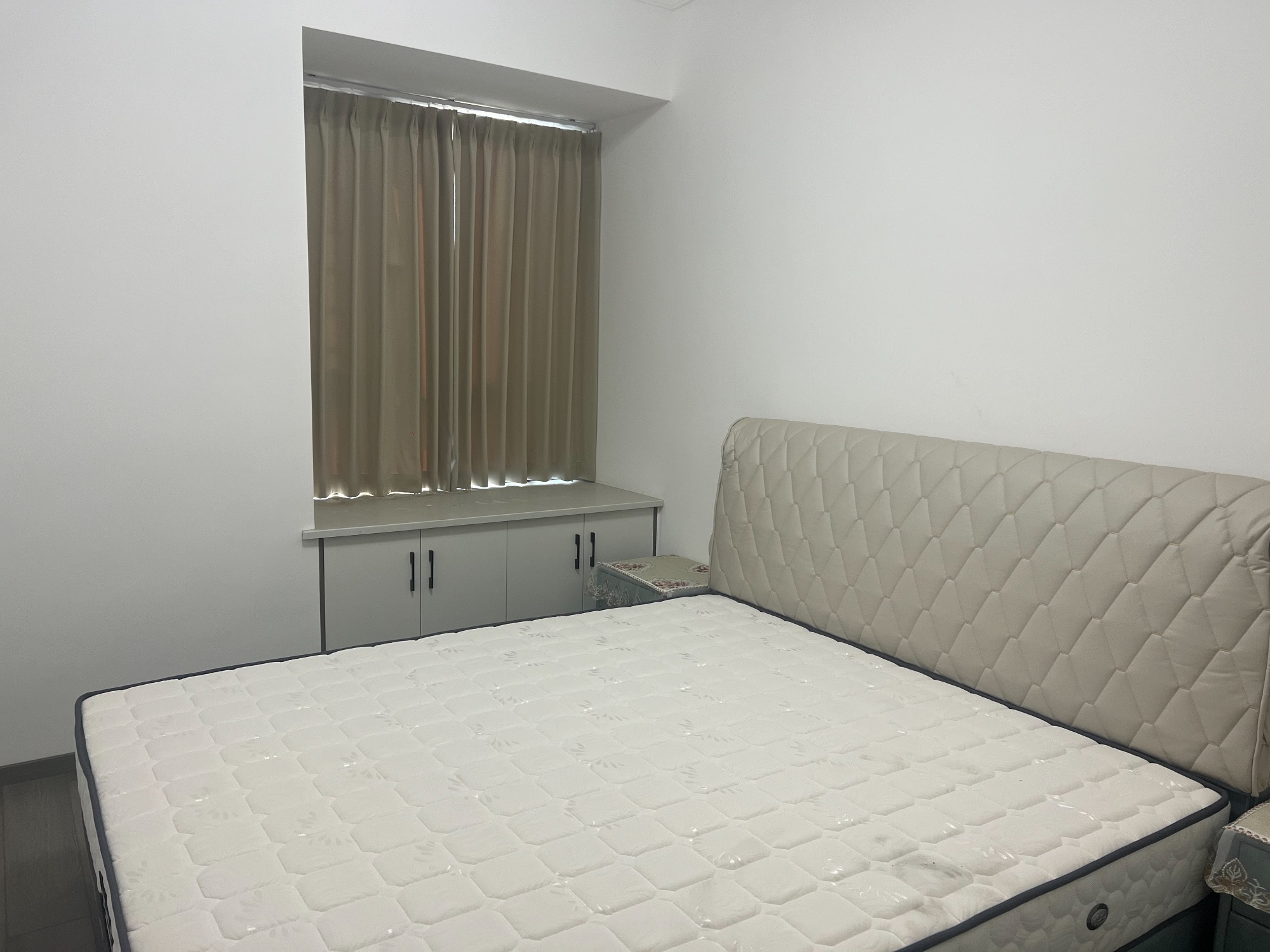 丰业盛世精装修3室2厅拎包入住2200/月