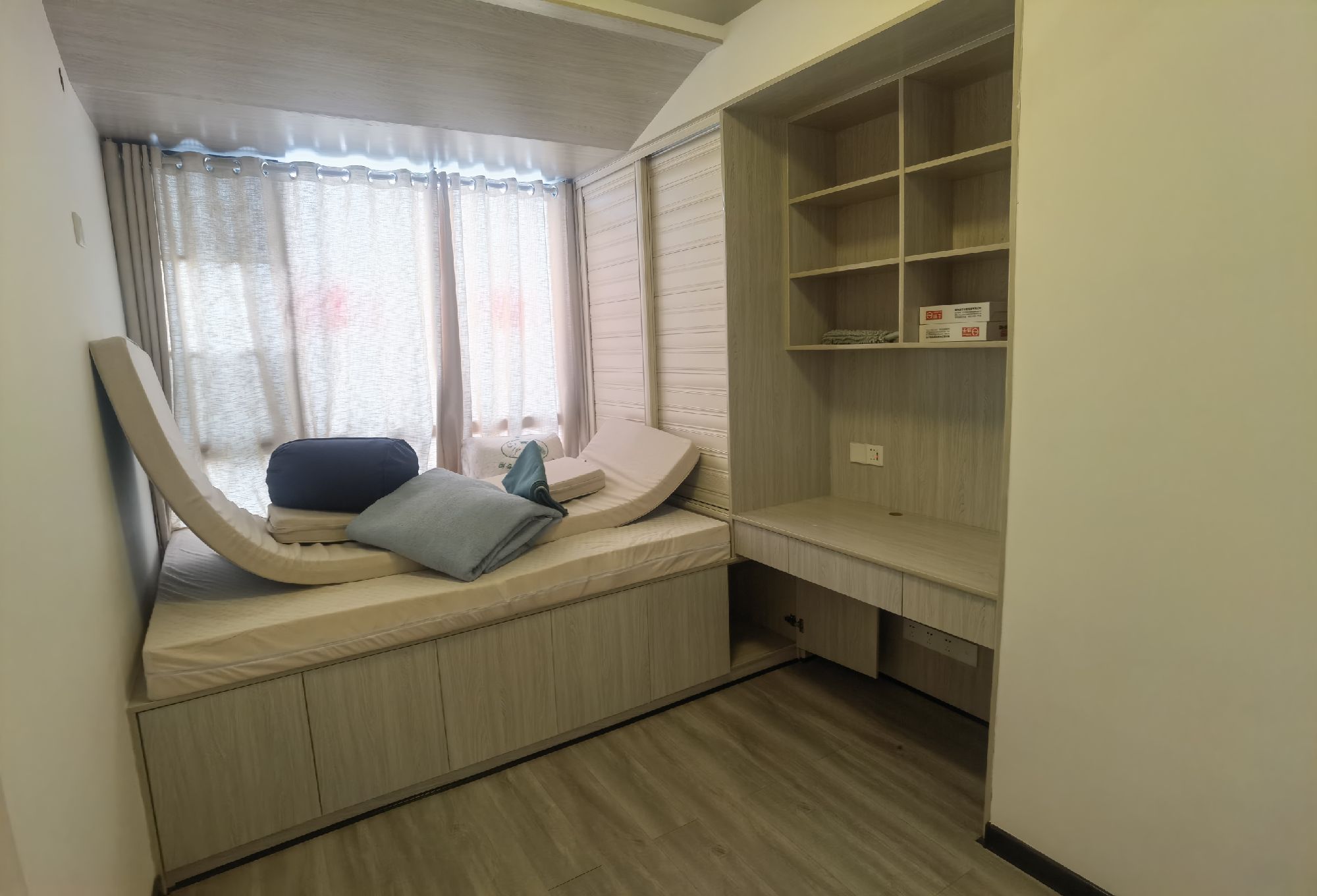 雍景新城·高鐵站品質(zhì)小區(qū)·精裝四室兩廳·可拎包入住2200/月