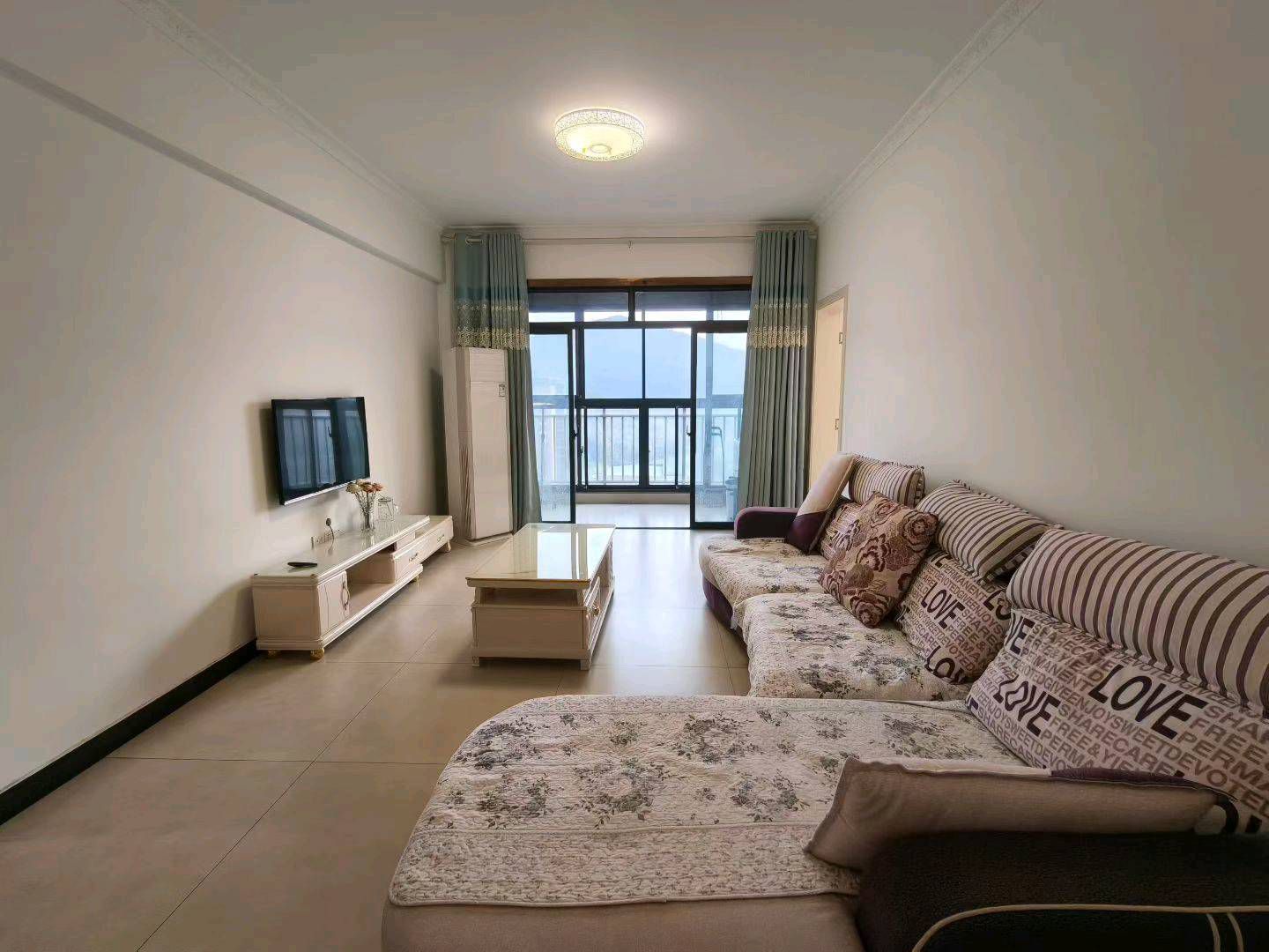 赤壁印象五号公馆·两室两厅·周边配套齐全·好楼层·售价：36.5万