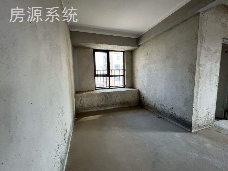 憬泓佳苑电梯房，三室两厅两卫，133.7平，38万，看房电话18307150819